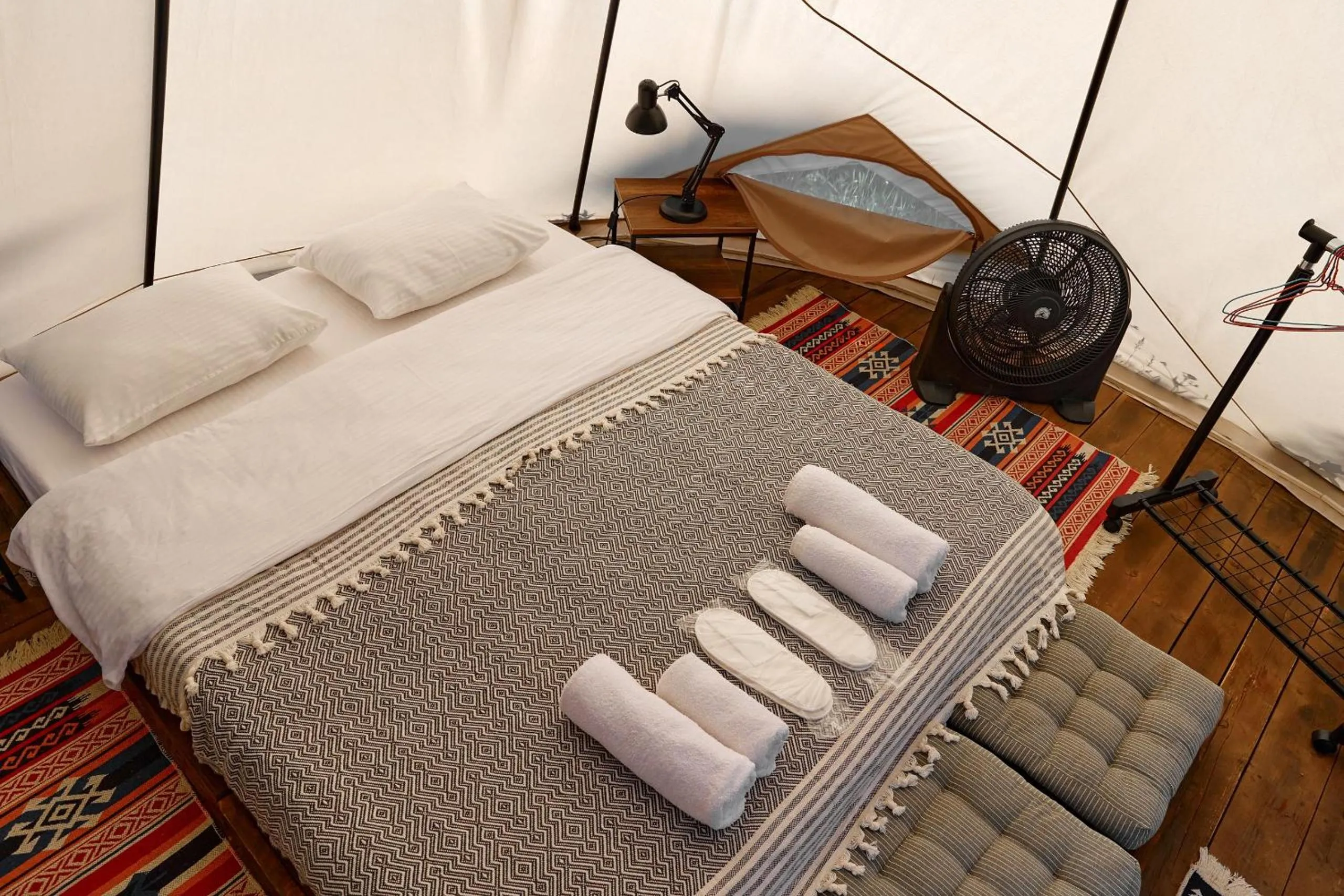 Bed in Gipsy Village Park Hotel