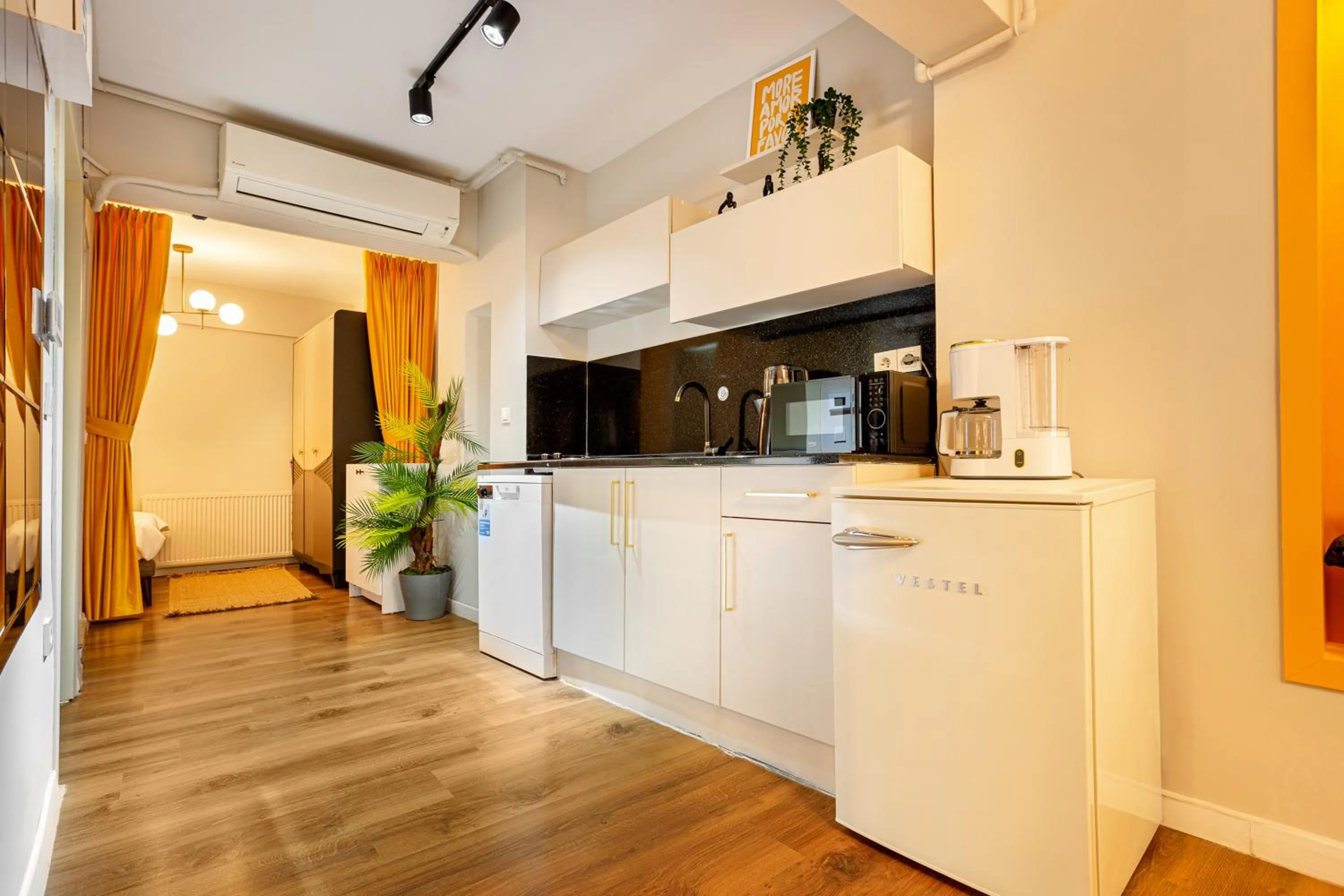 Kitchen or kitchenette in Port Galata Suites