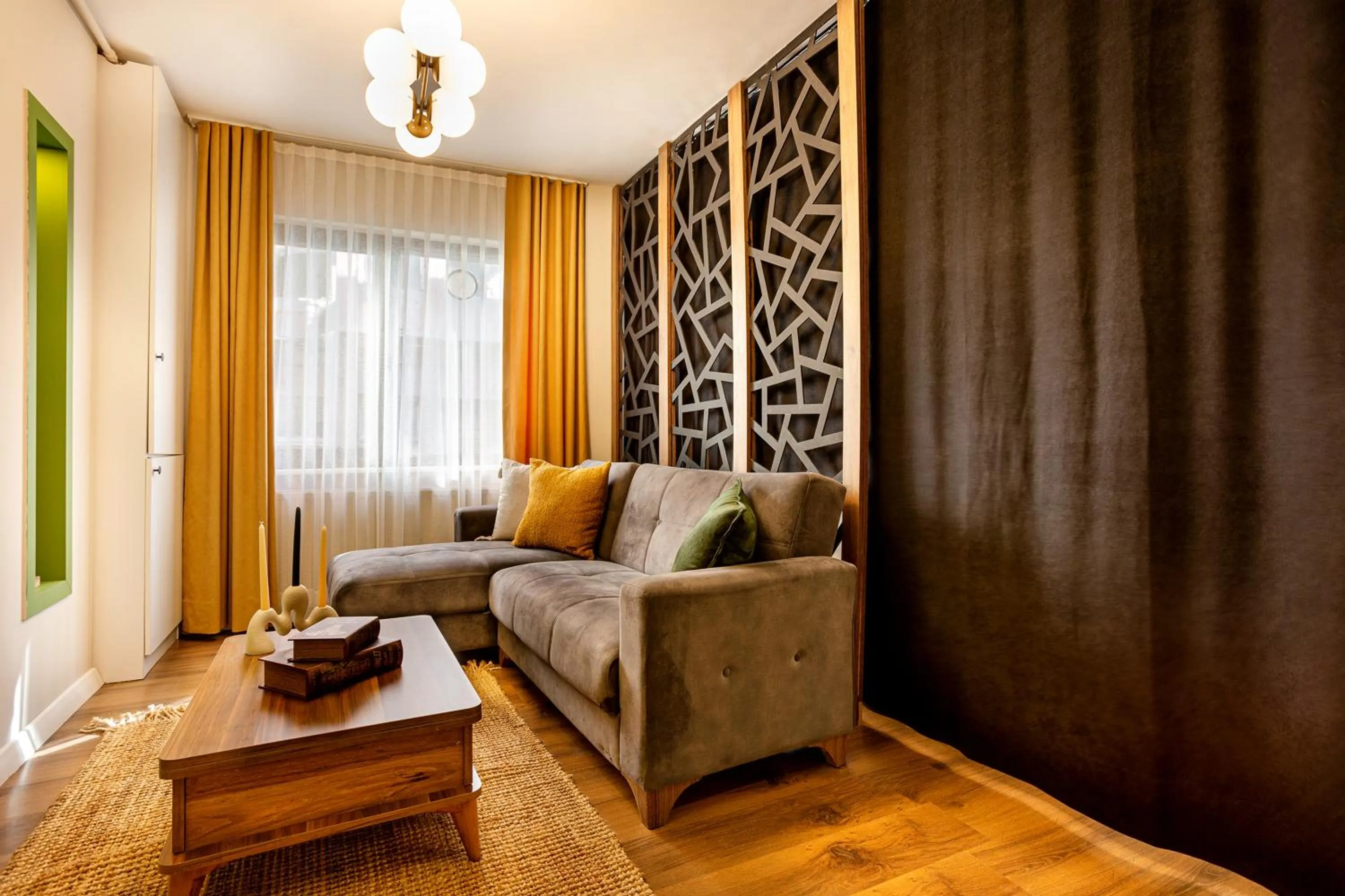 Communal lounge/ TV room in Port Galata Suites