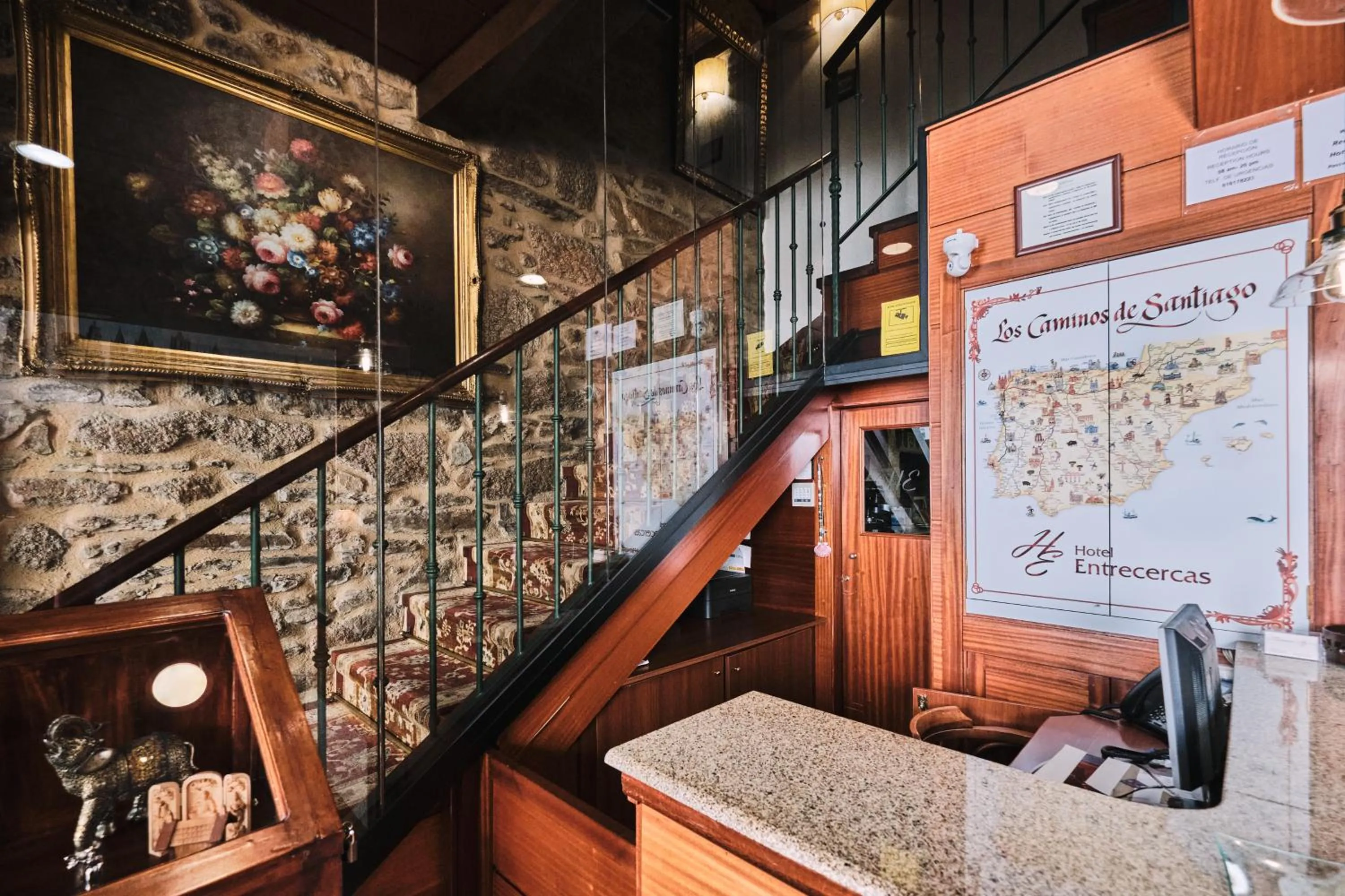 Lobby or reception in Hotel Entrecercas