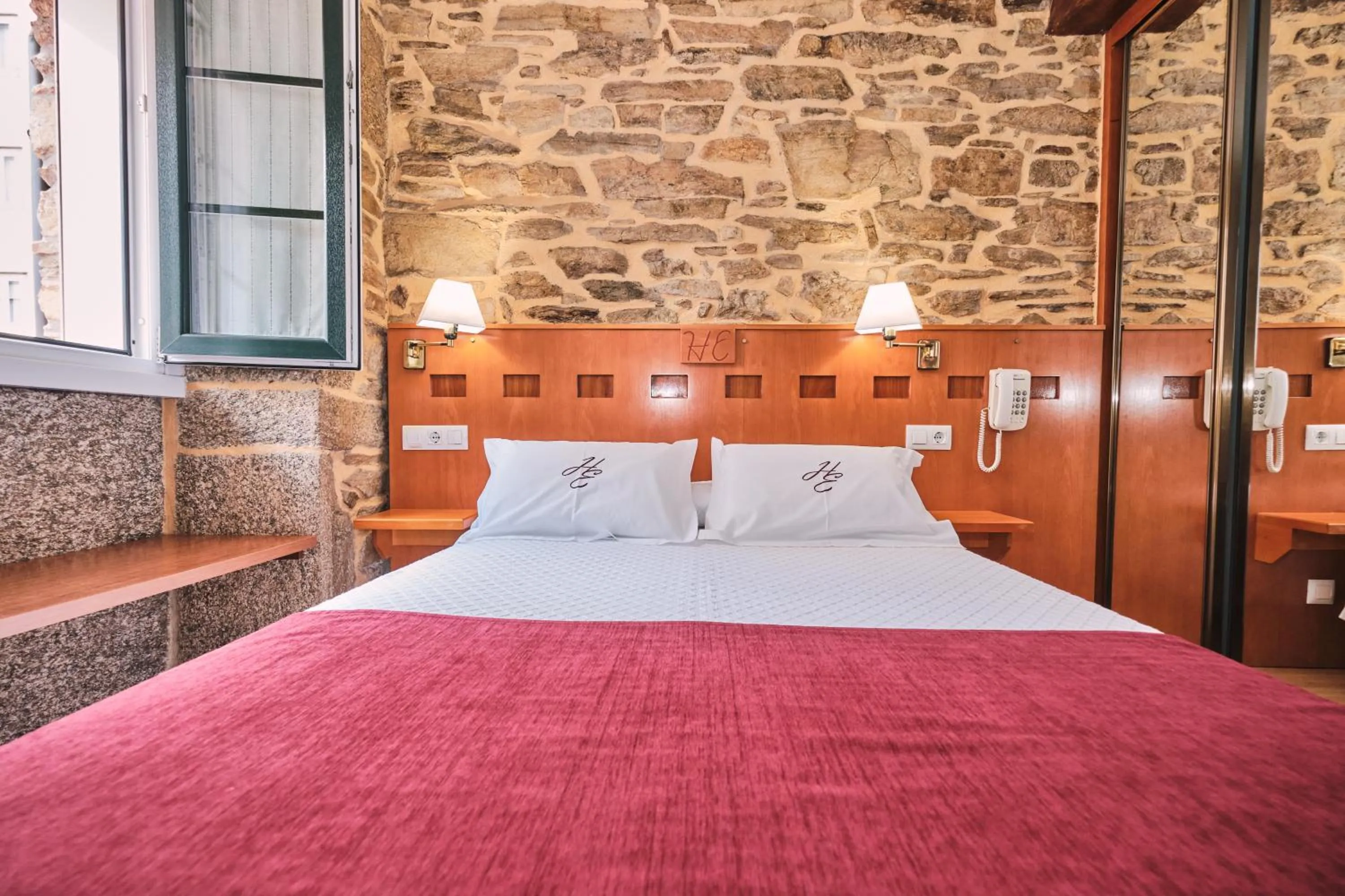 Bed in Hotel Entrecercas