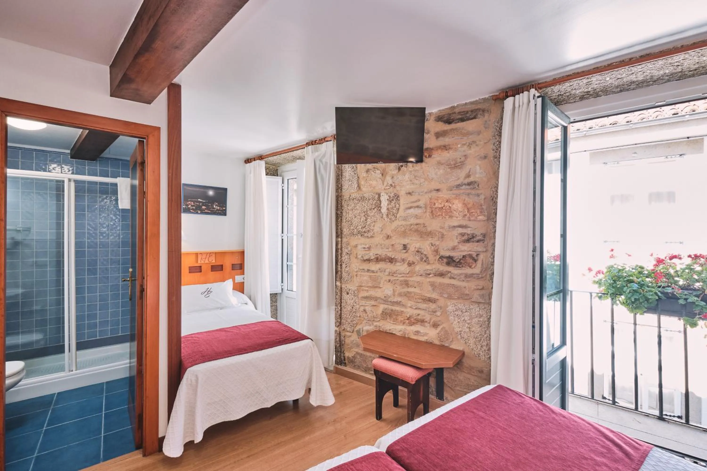 Photo of the whole room, Bed in Hotel Entrecercas