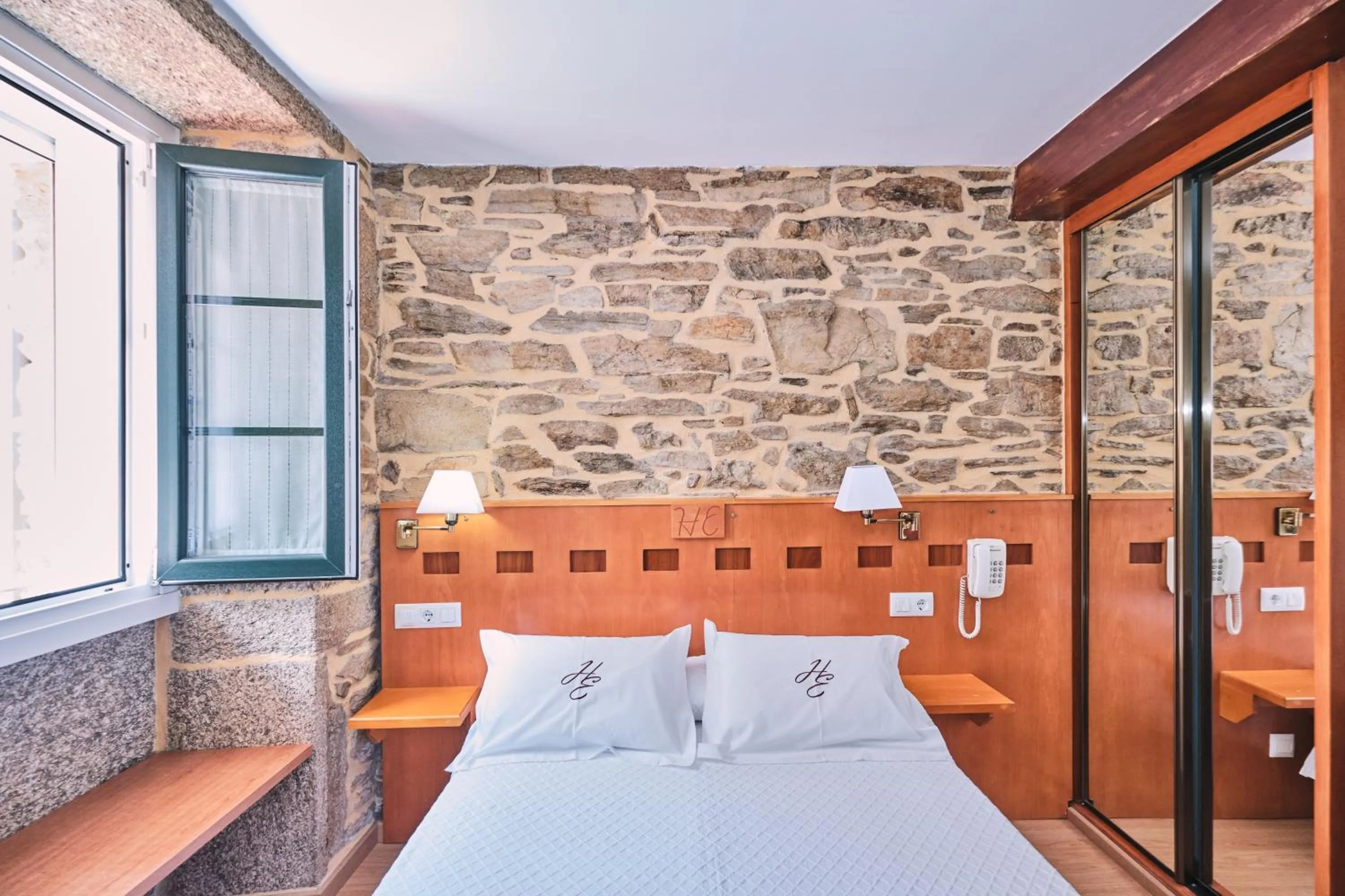 Photo of the whole room, Bed in Hotel Entrecercas