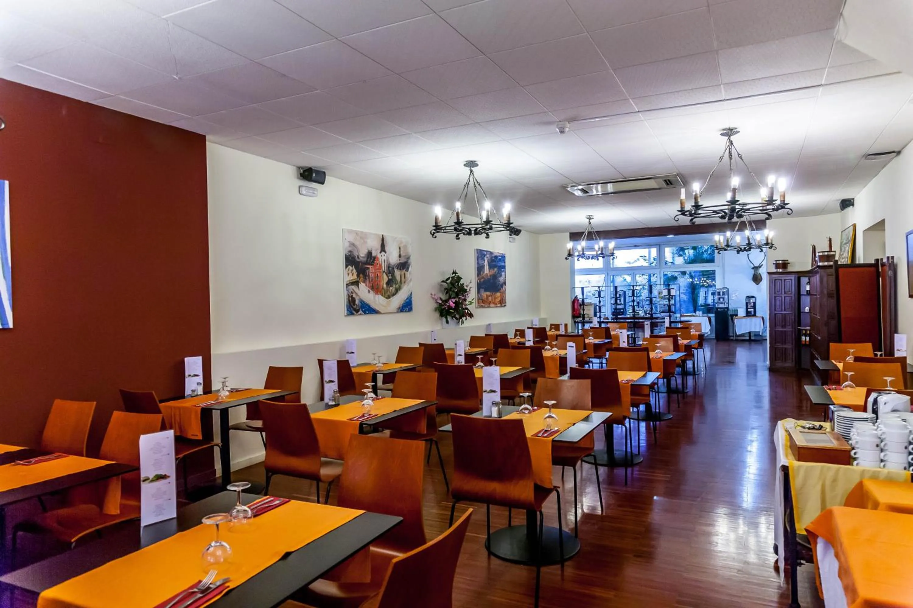 Restaurant/places to eat in Galeón