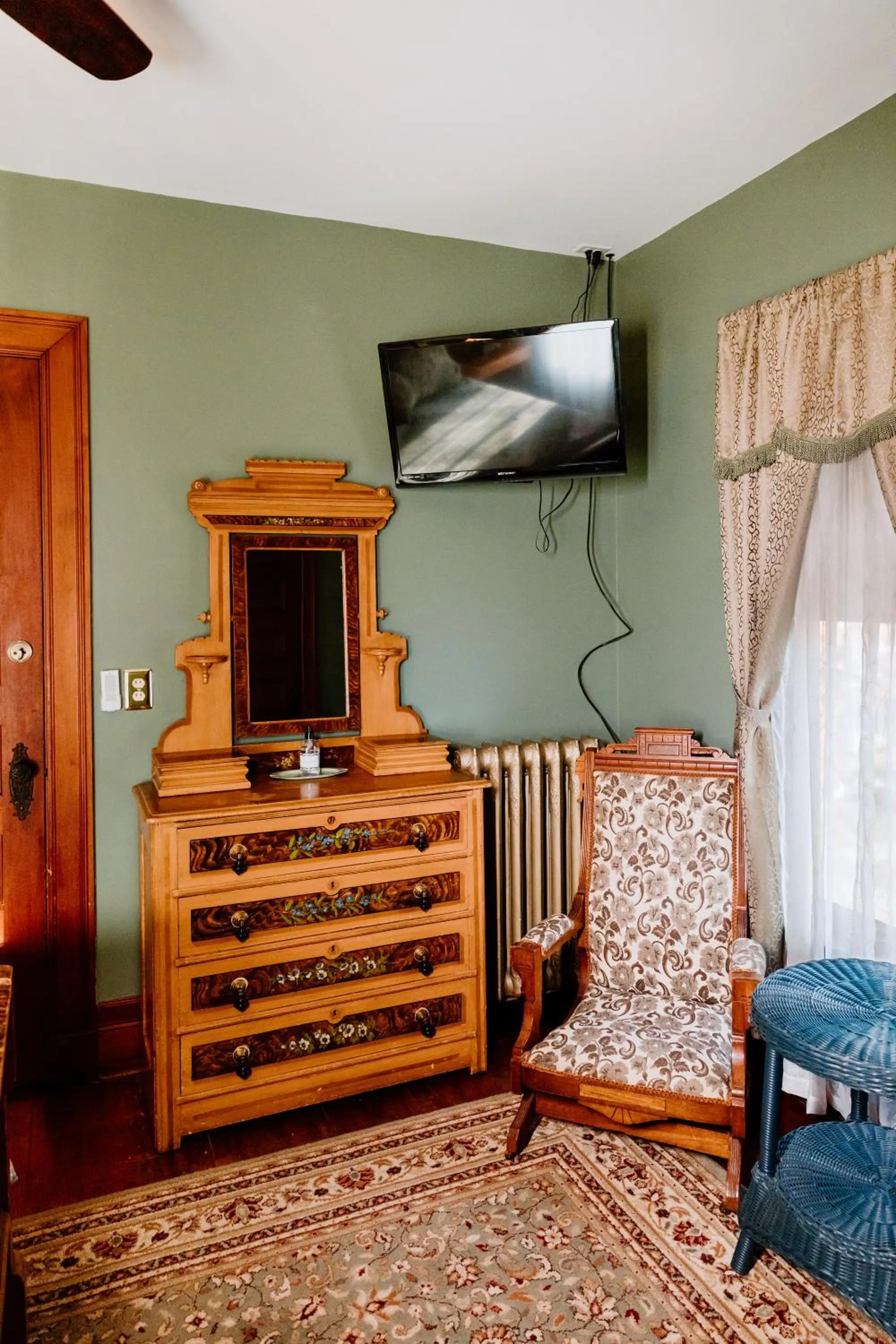 1897 Beekman House Bed and Breakfast