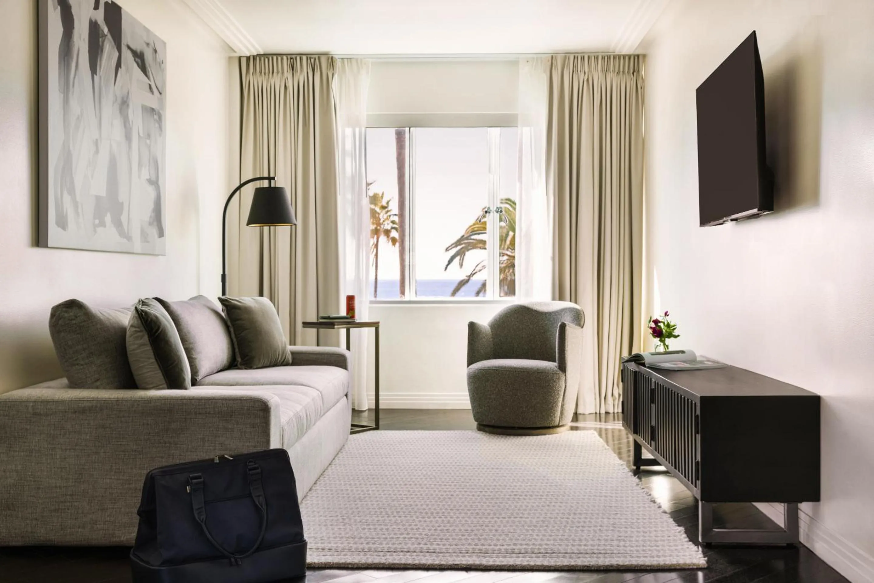 Living room, Bed in The Eden