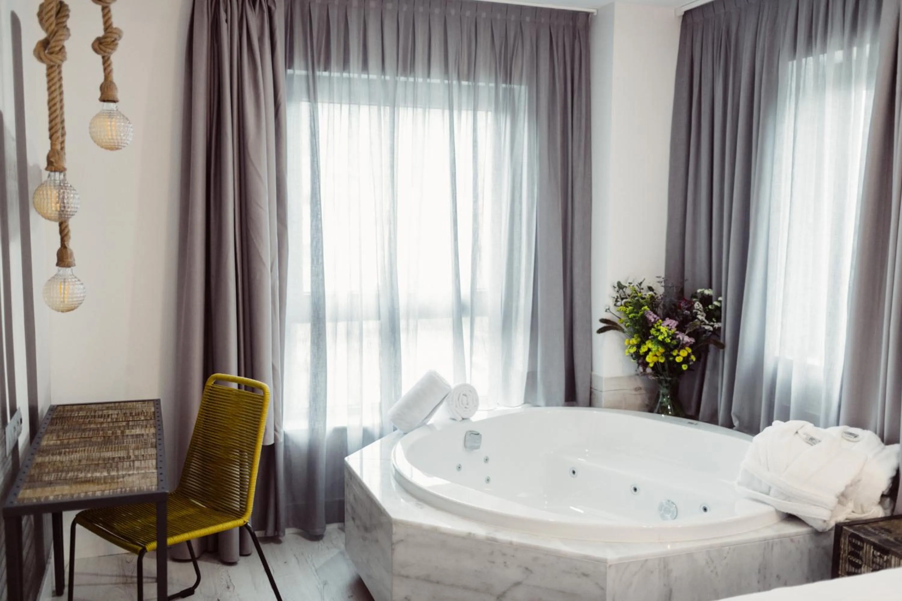 Hot Tub in Hotel Cuevas - Adults Only