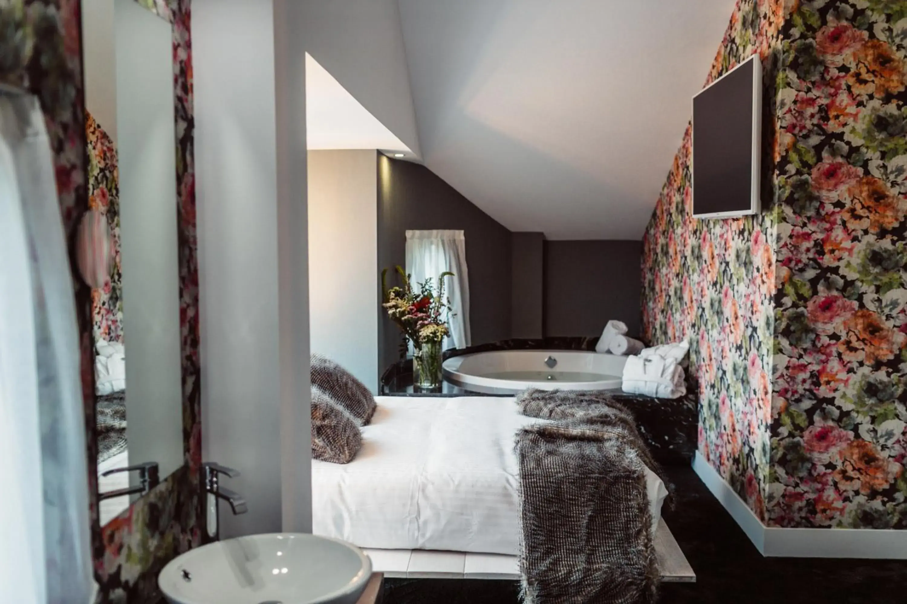 Bedroom, Bed in Hotel Cuevas - Adults Only Bedroom, Bed in Hotel Cuevas - Adults Only