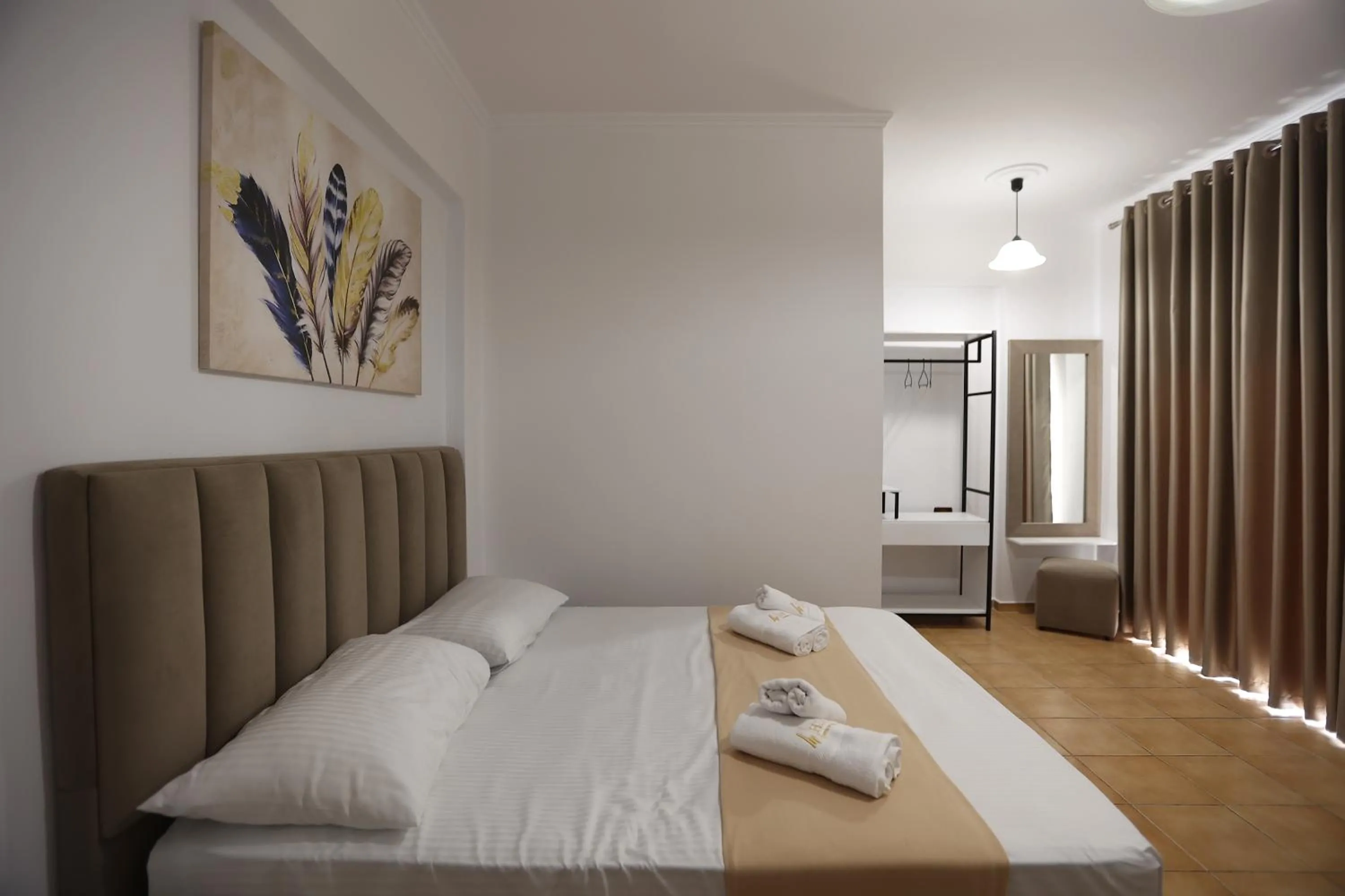 Bed in Hotel de Ksamil