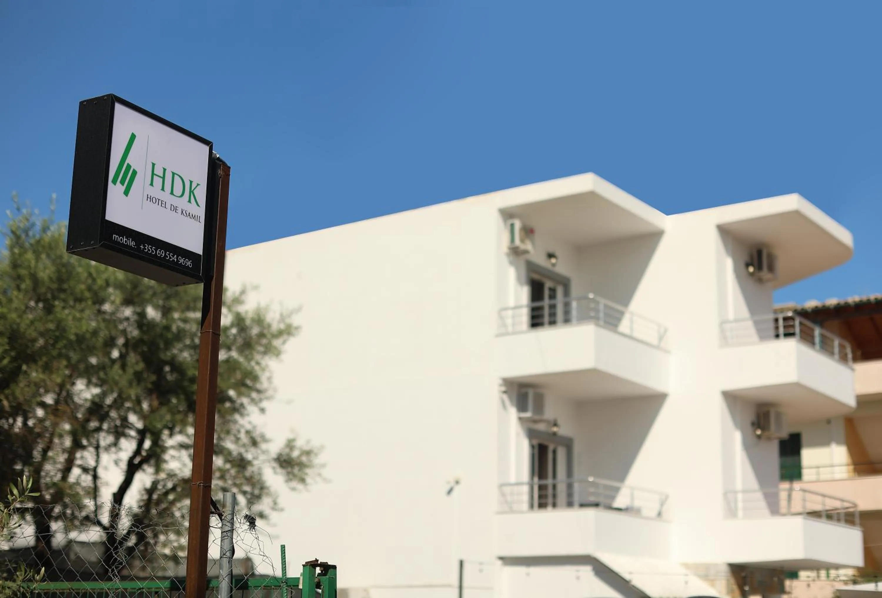 Property building in Hotel de Ksamil