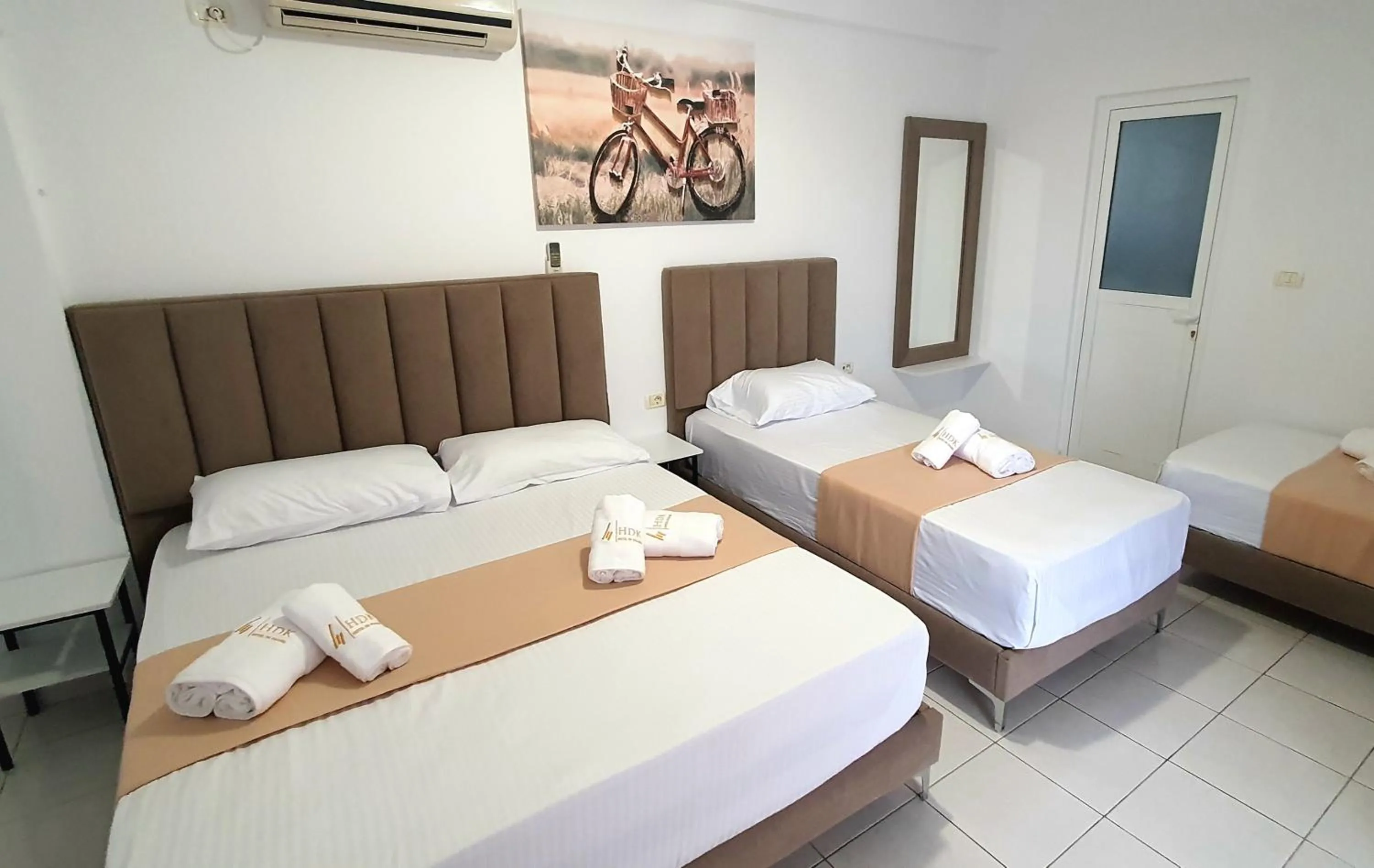 Bed in Hotel de Ksamil