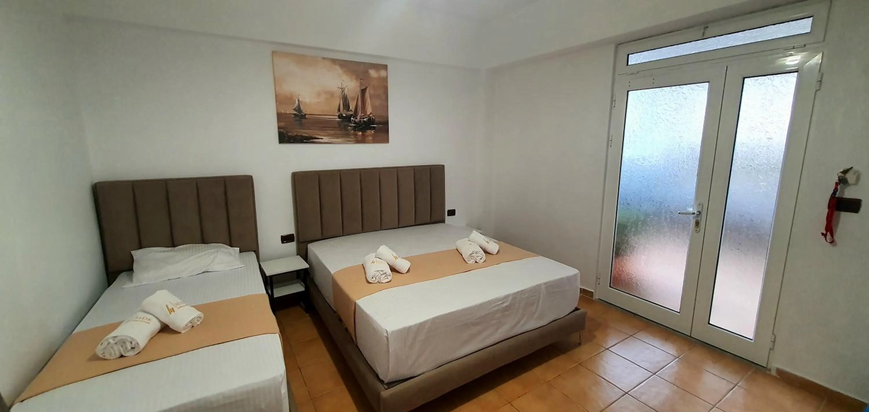 Bed in Hotel de Ksamil