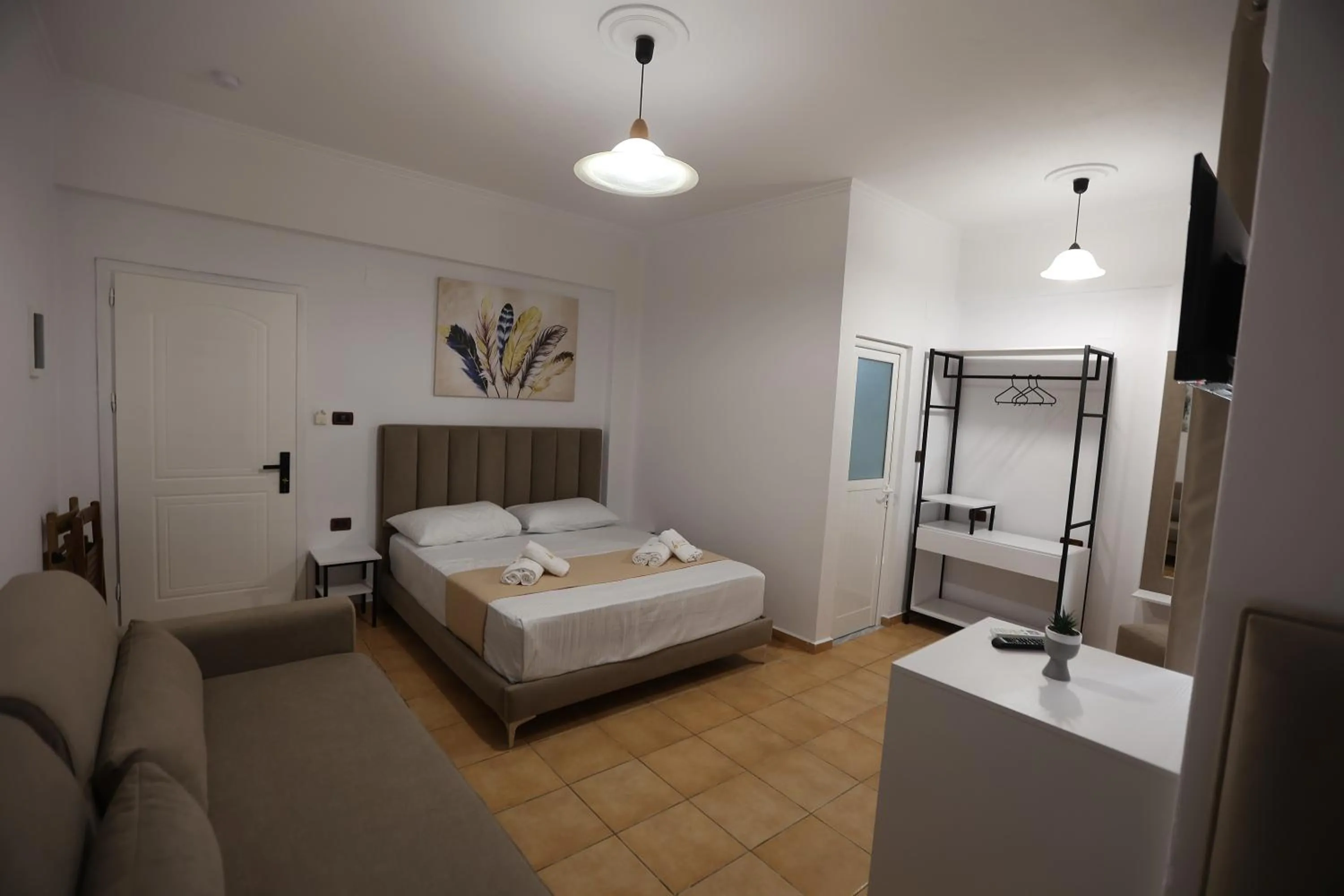 Bed in Hotel de Ksamil