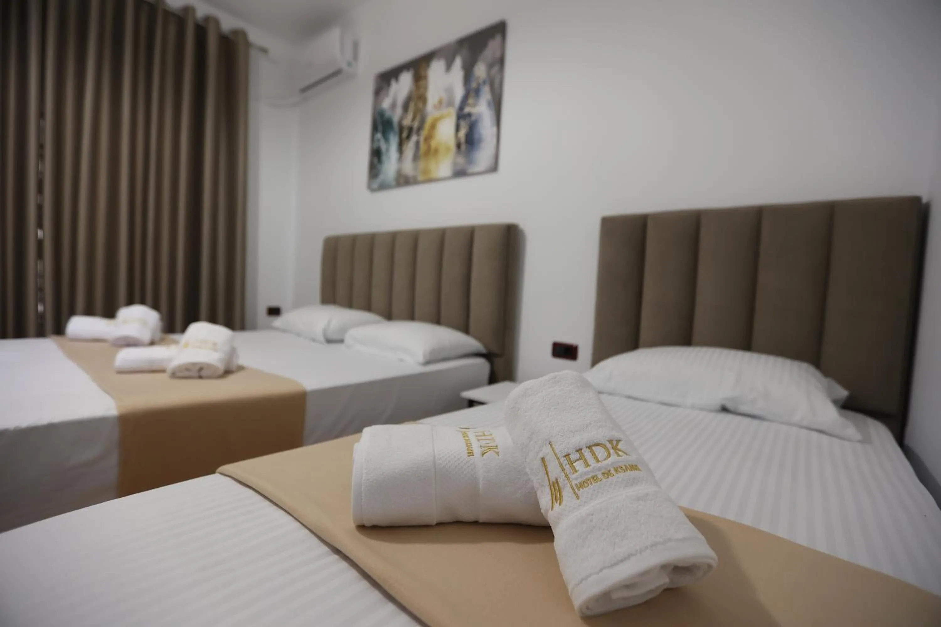 Bed in Hotel de Ksamil