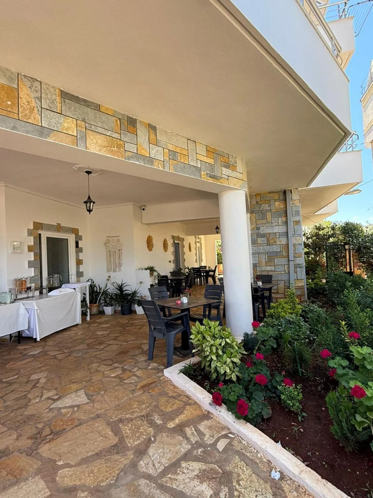 Property building in Hotel de Ksamil