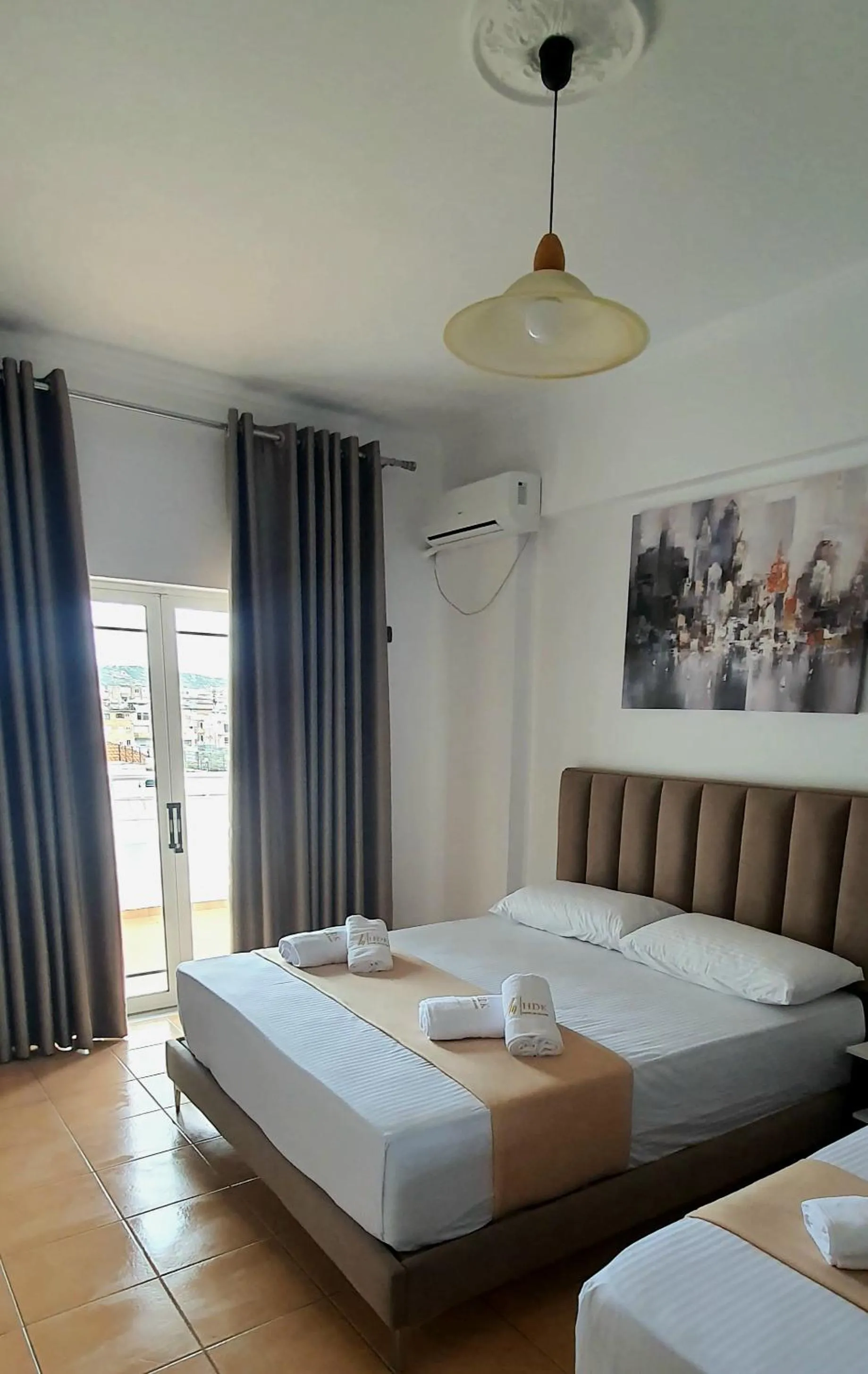 Bed in Hotel de Ksamil