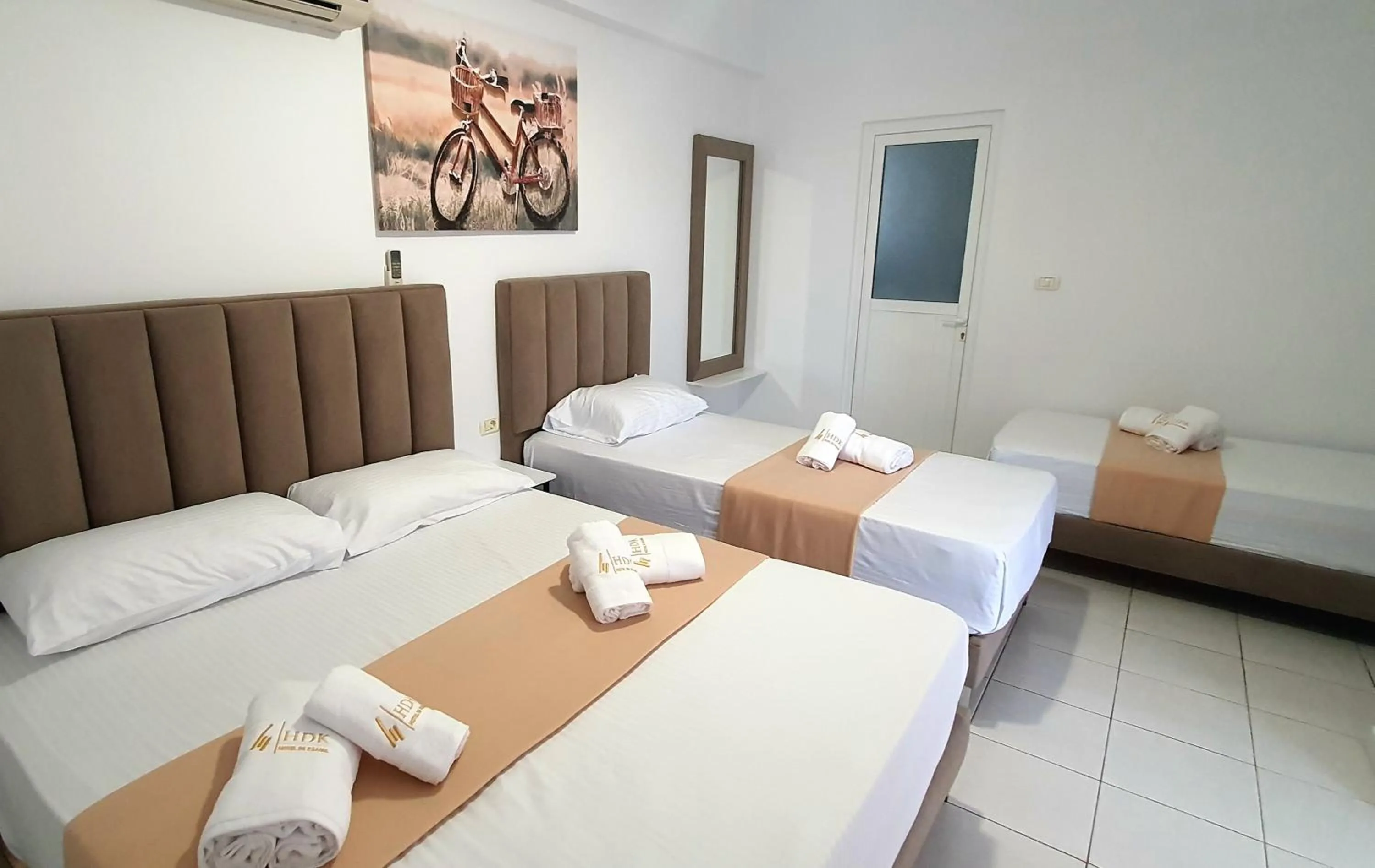 Bed in Hotel de Ksamil