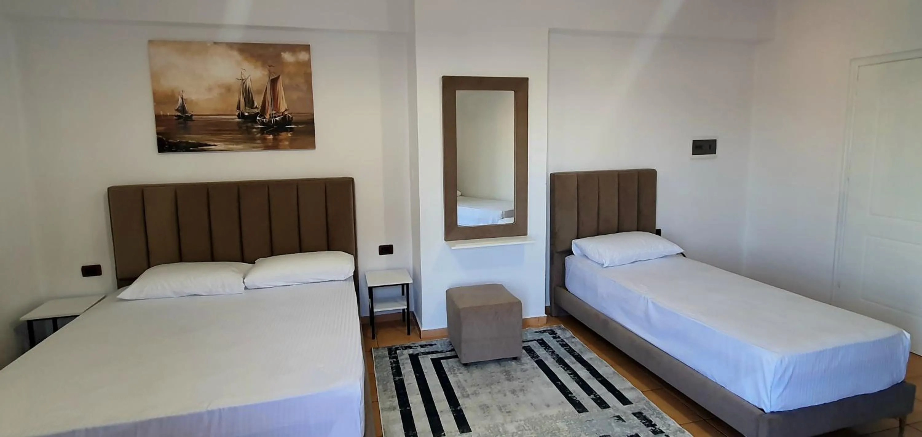 Bed in Hotel de Ksamil