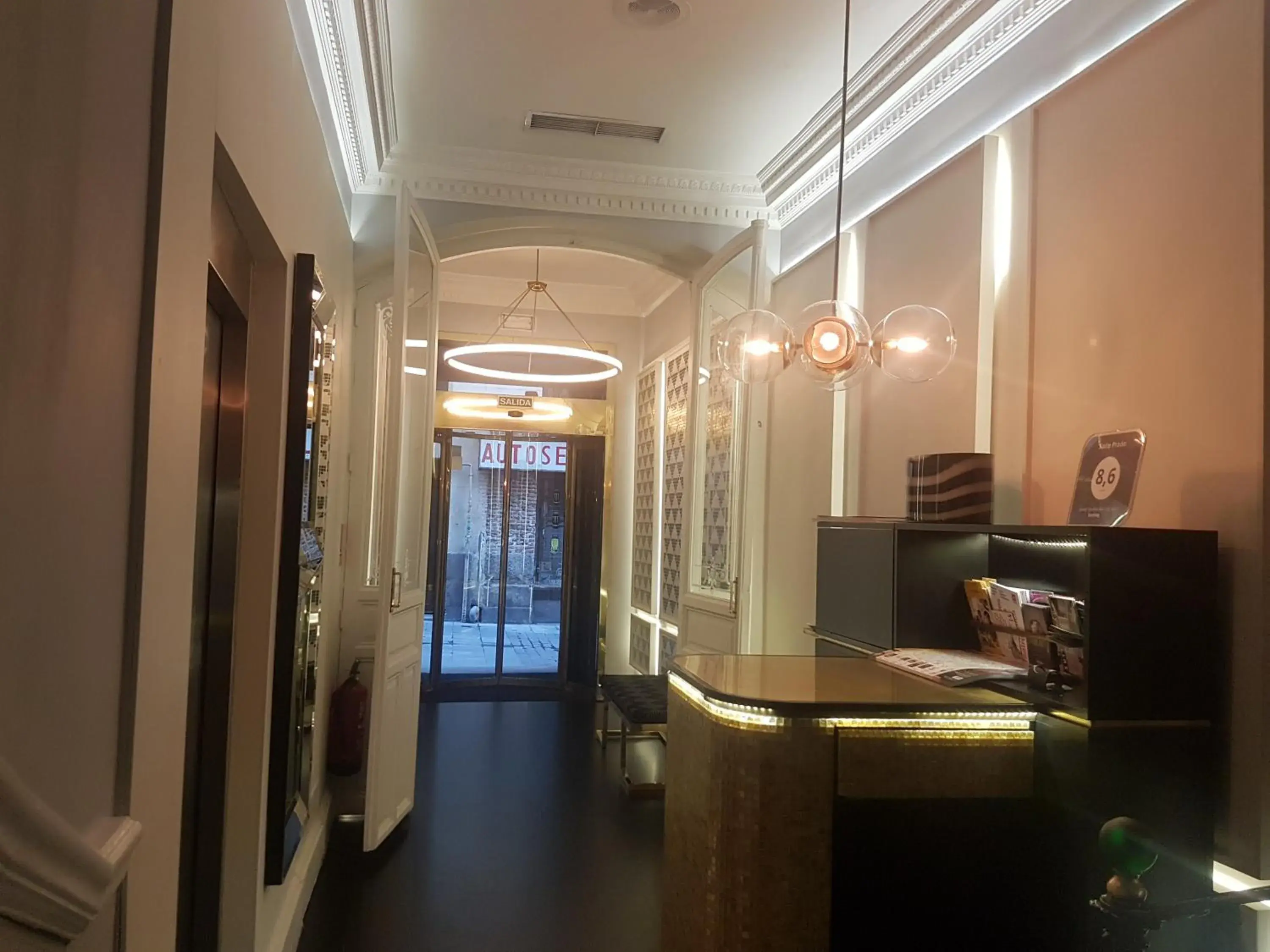 Facade/entrance in Suite Prado Facade/entrance in Suite Prado