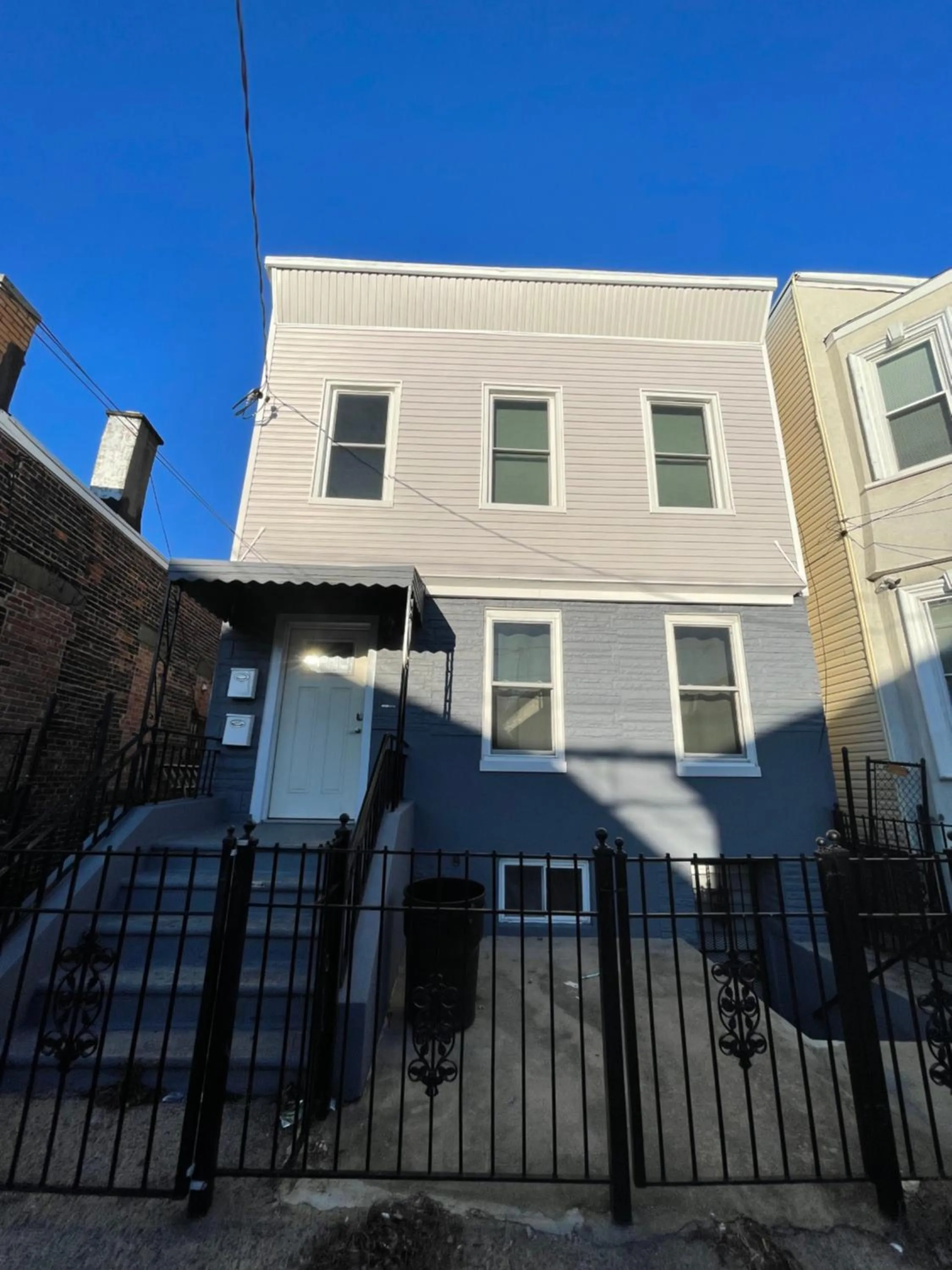 Property building in Modern Luxury Apartment near NYC