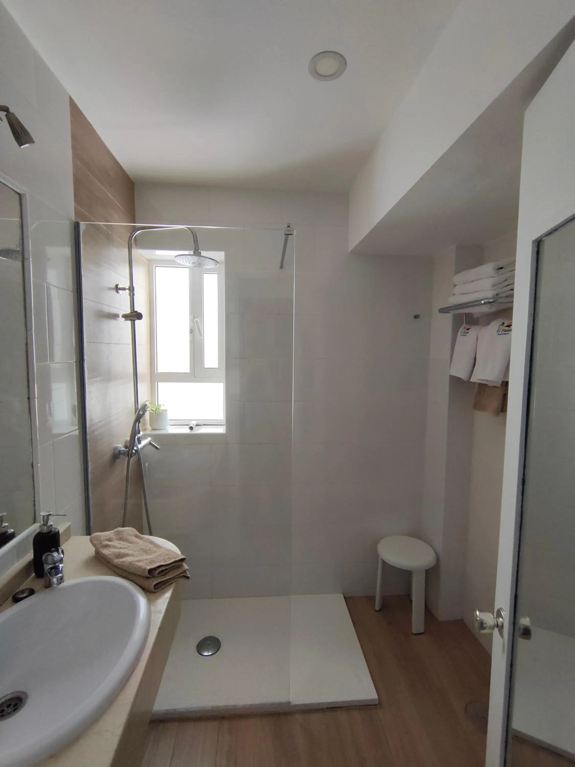 Bathroom in Apartamentos El Paseo