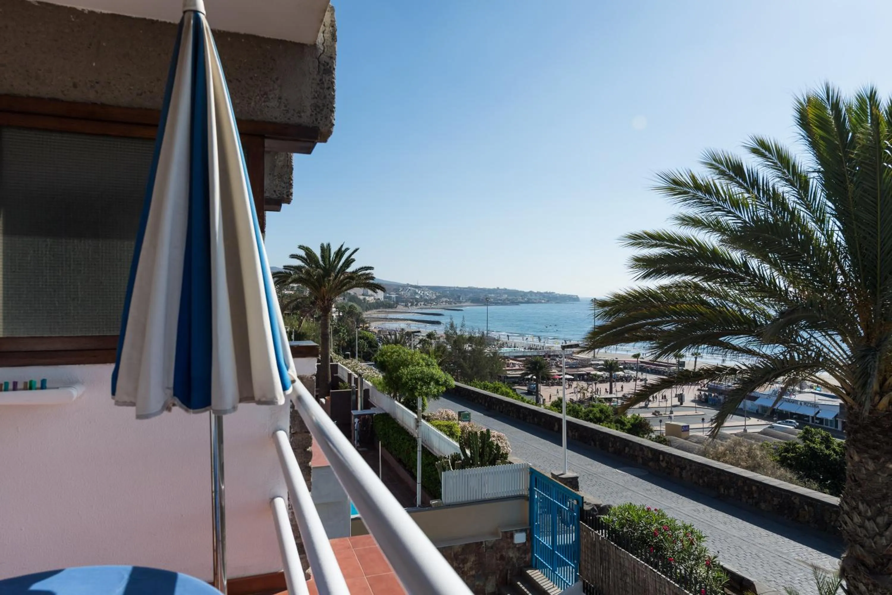 Sea view in Apartamentos El Paseo