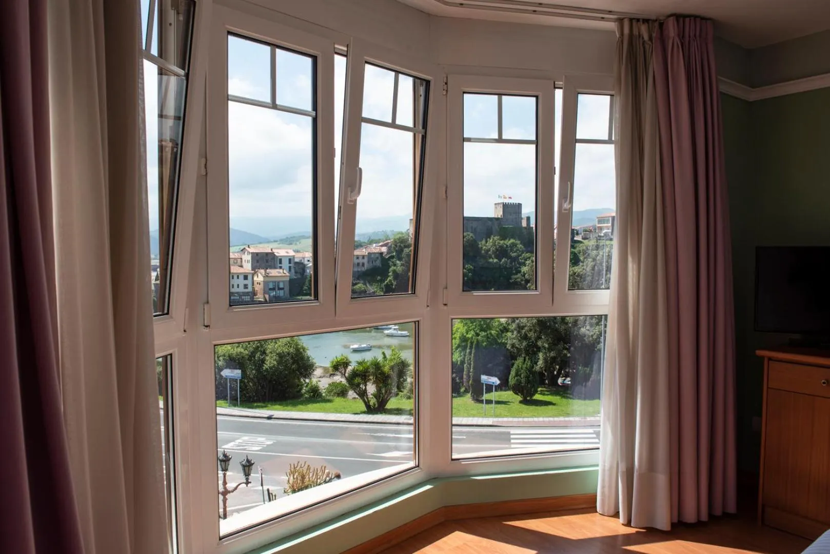 Hotel Faro de San Vicente