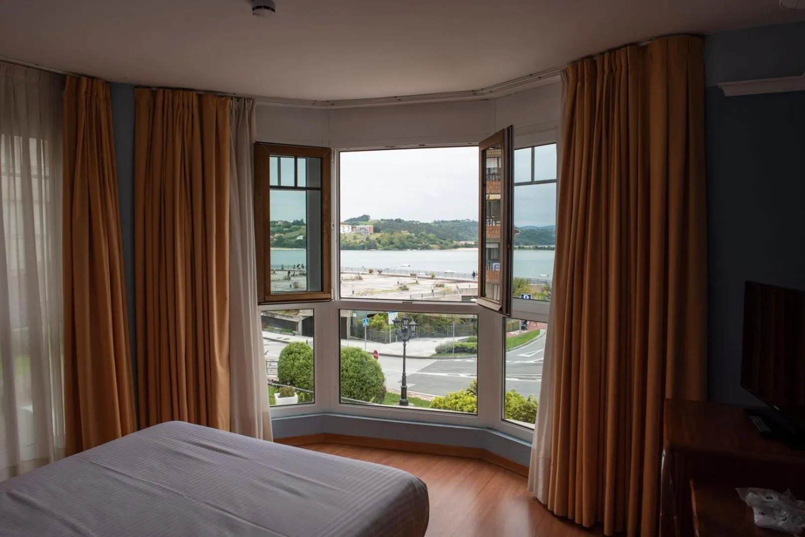 Bed in Hotel Faro de San Vicente