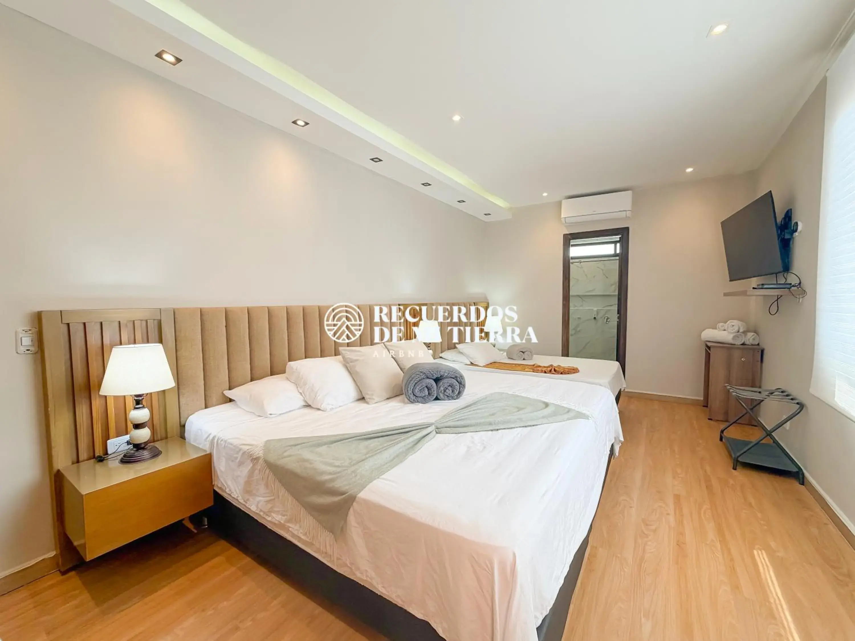 Quadruple Room with Bath in Hotel Recuerdos de mi Tierra El Poblado Provenza Quadruple Room with Bath in Hotel Recuerdos de mi Tierra El Poblado Provenza