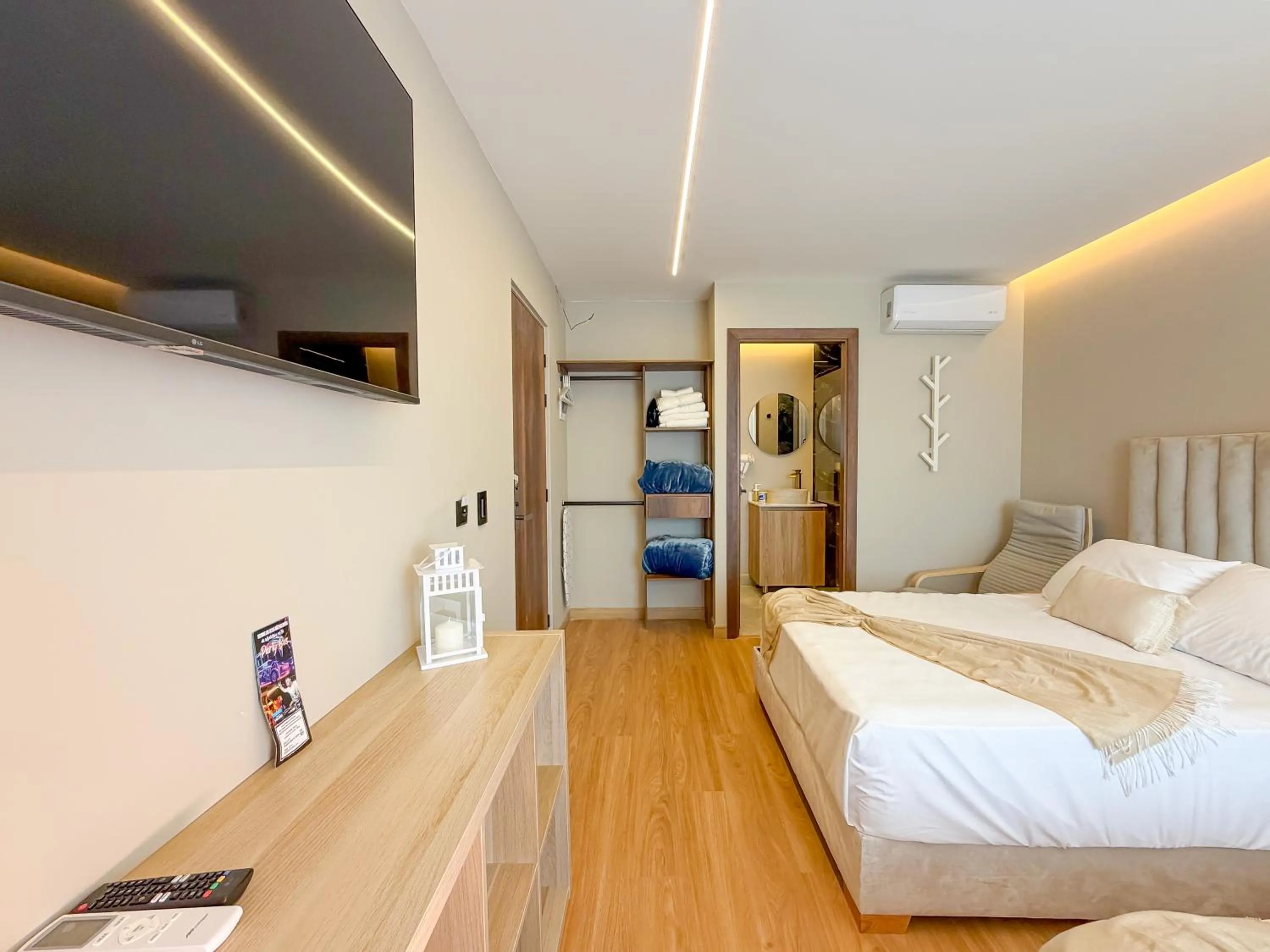 Bedroom, Bed in Hotel Recuerdos de mi Tierra El Poblado Provenza