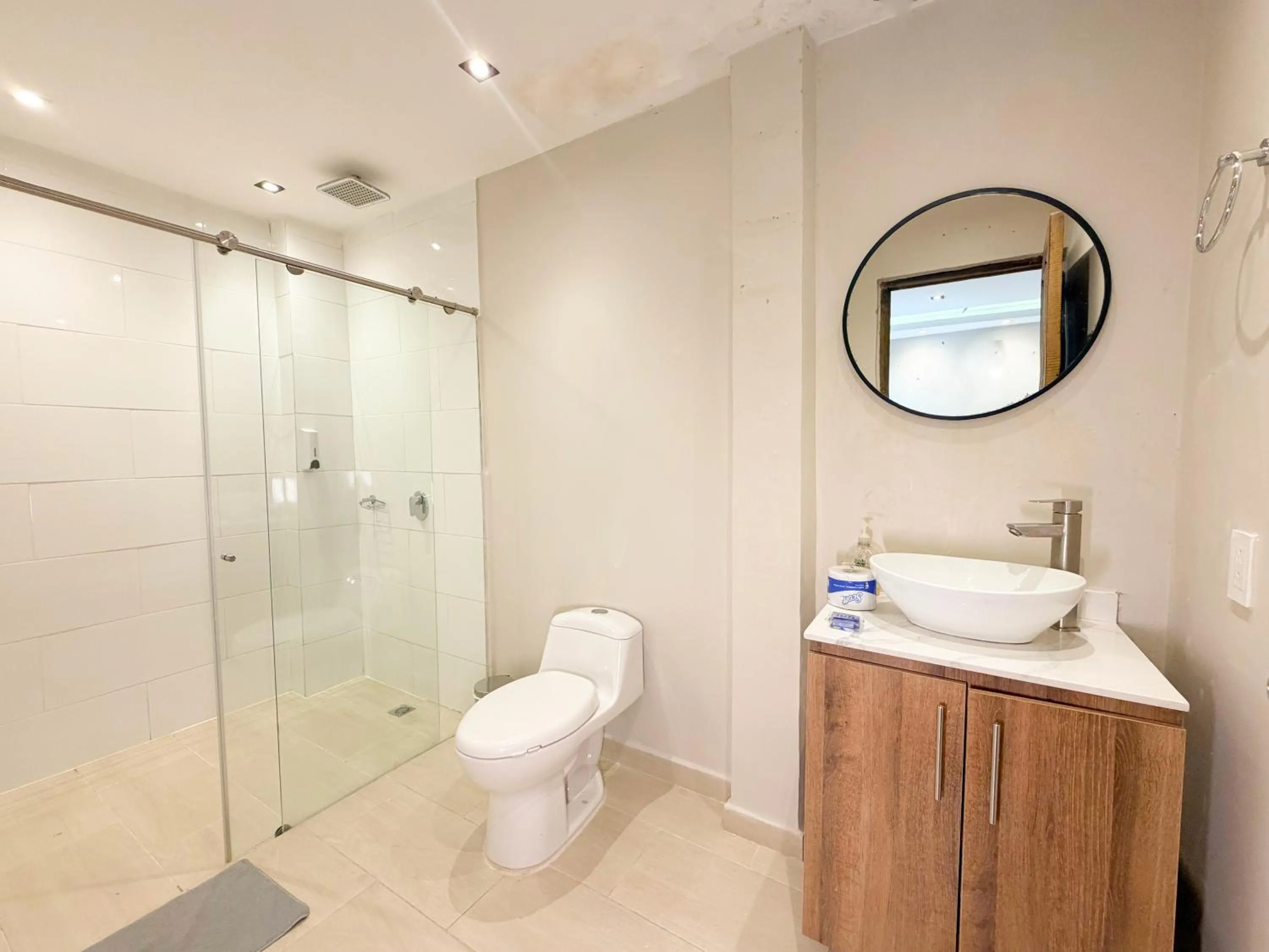 Toilet in Hotel Recuerdos de mi Tierra El Poblado Provenza