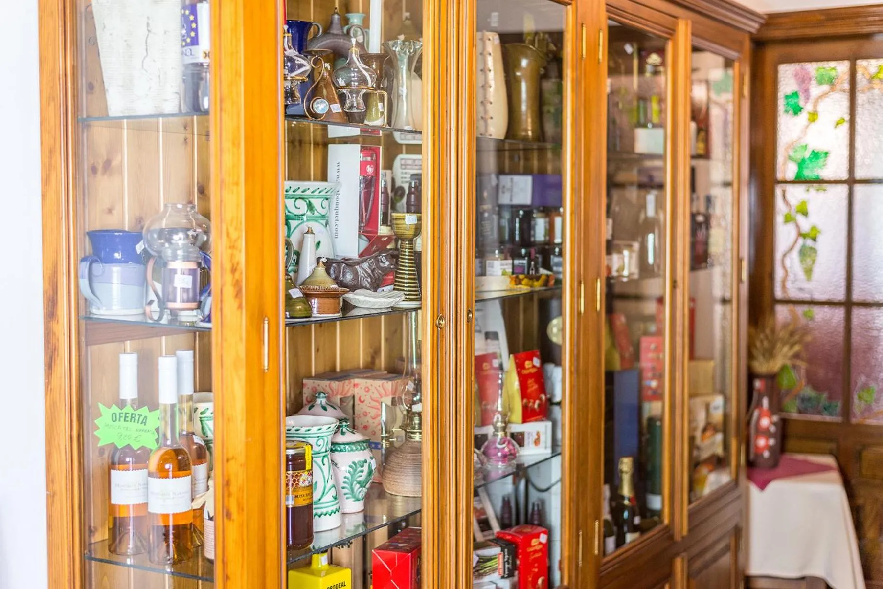 On-site shops in Cortijo De Tajar