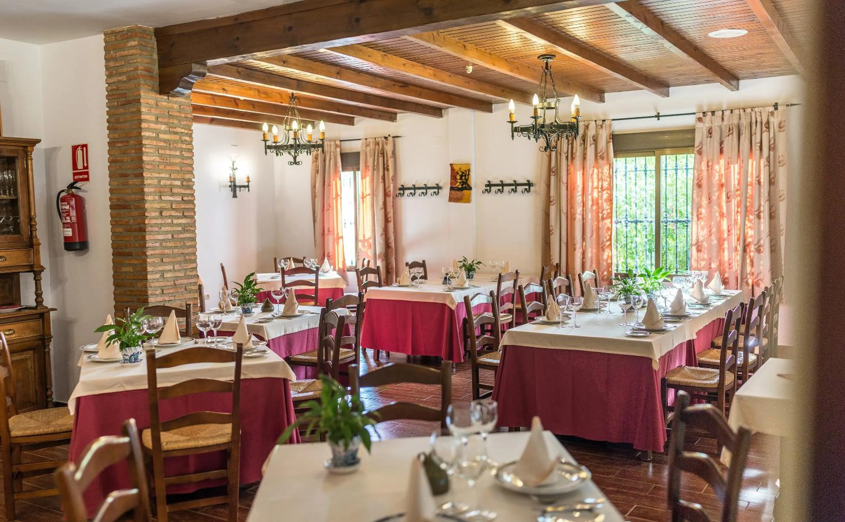 Restaurant/places to eat in Cortijo De Tajar