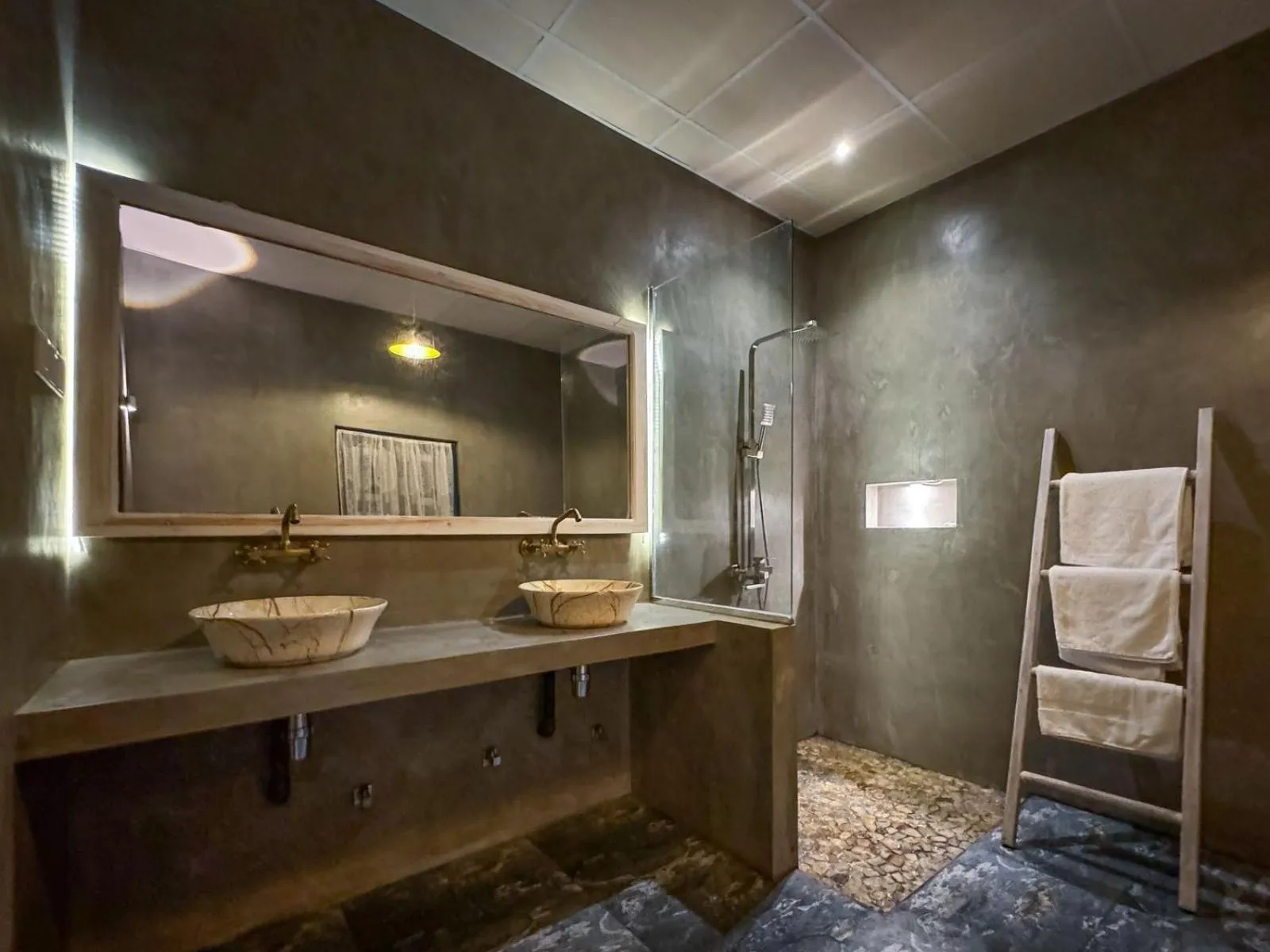 Shower in Ivy Cottage Ahangama