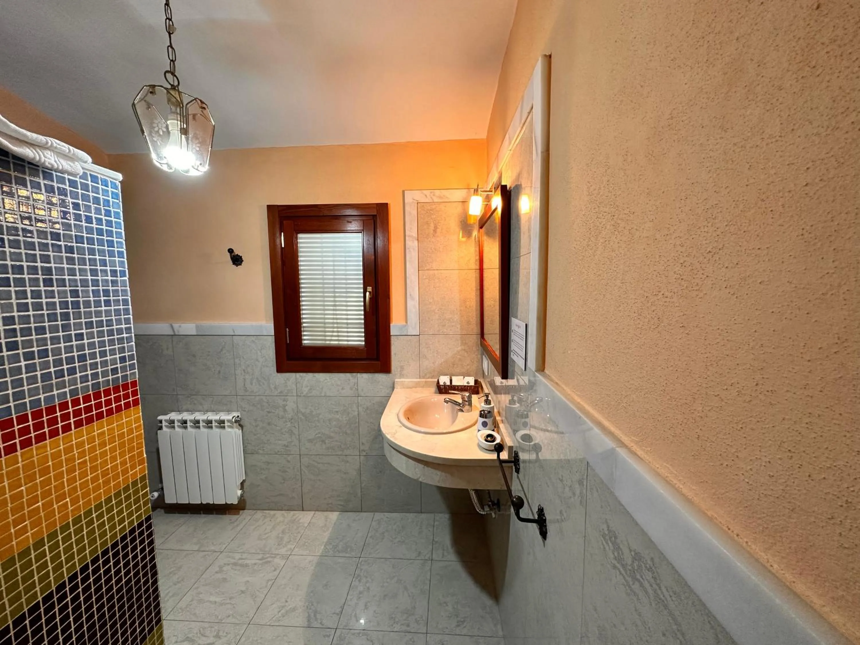 Toilet in Cuevas La Granja