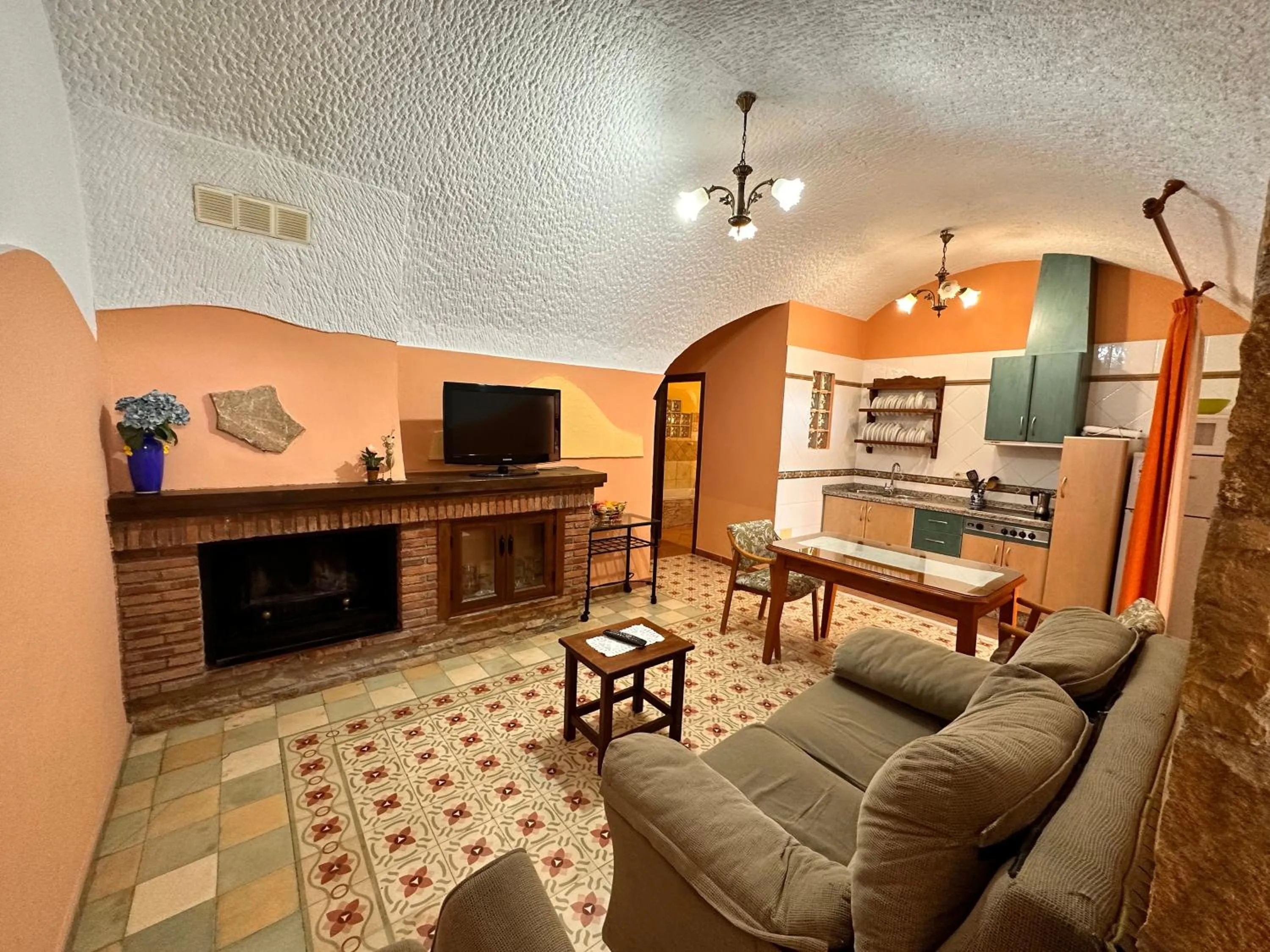 TV and multimedia in Cuevas La Granja