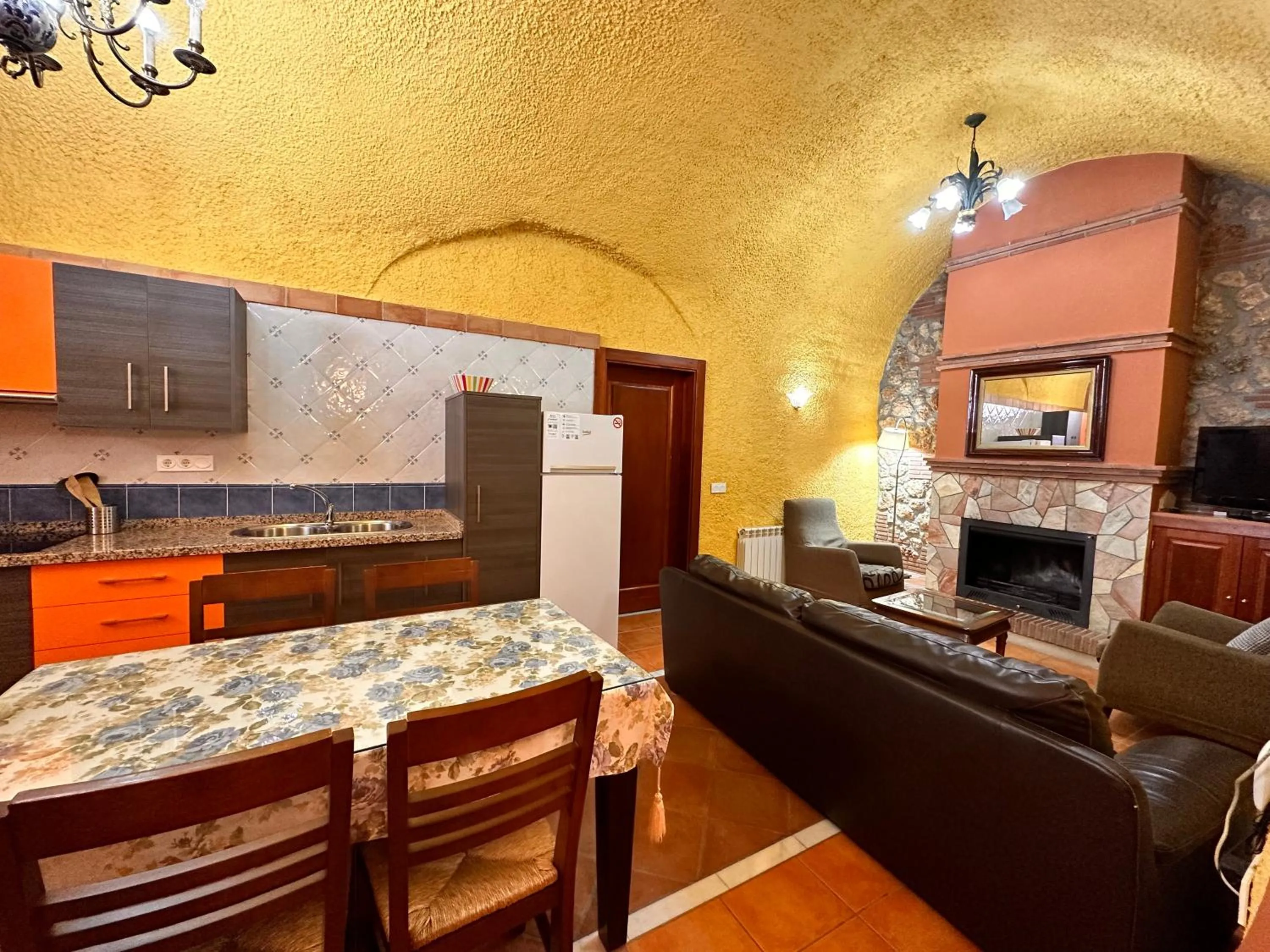 TV and multimedia in Cuevas La Granja