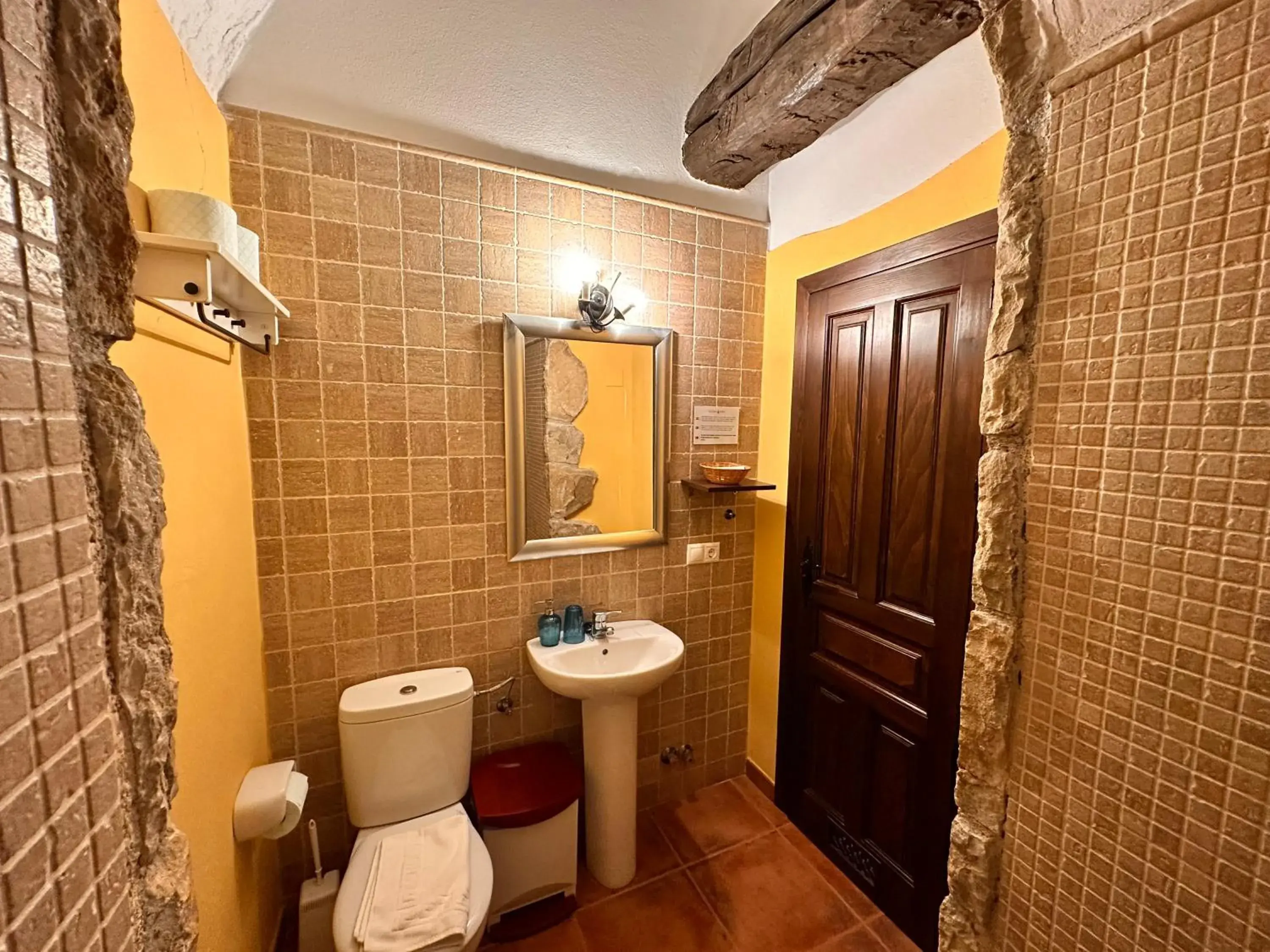 Twin Room in Cave in Cuevas La Granja Twin Room in Cave in Cuevas La Granja