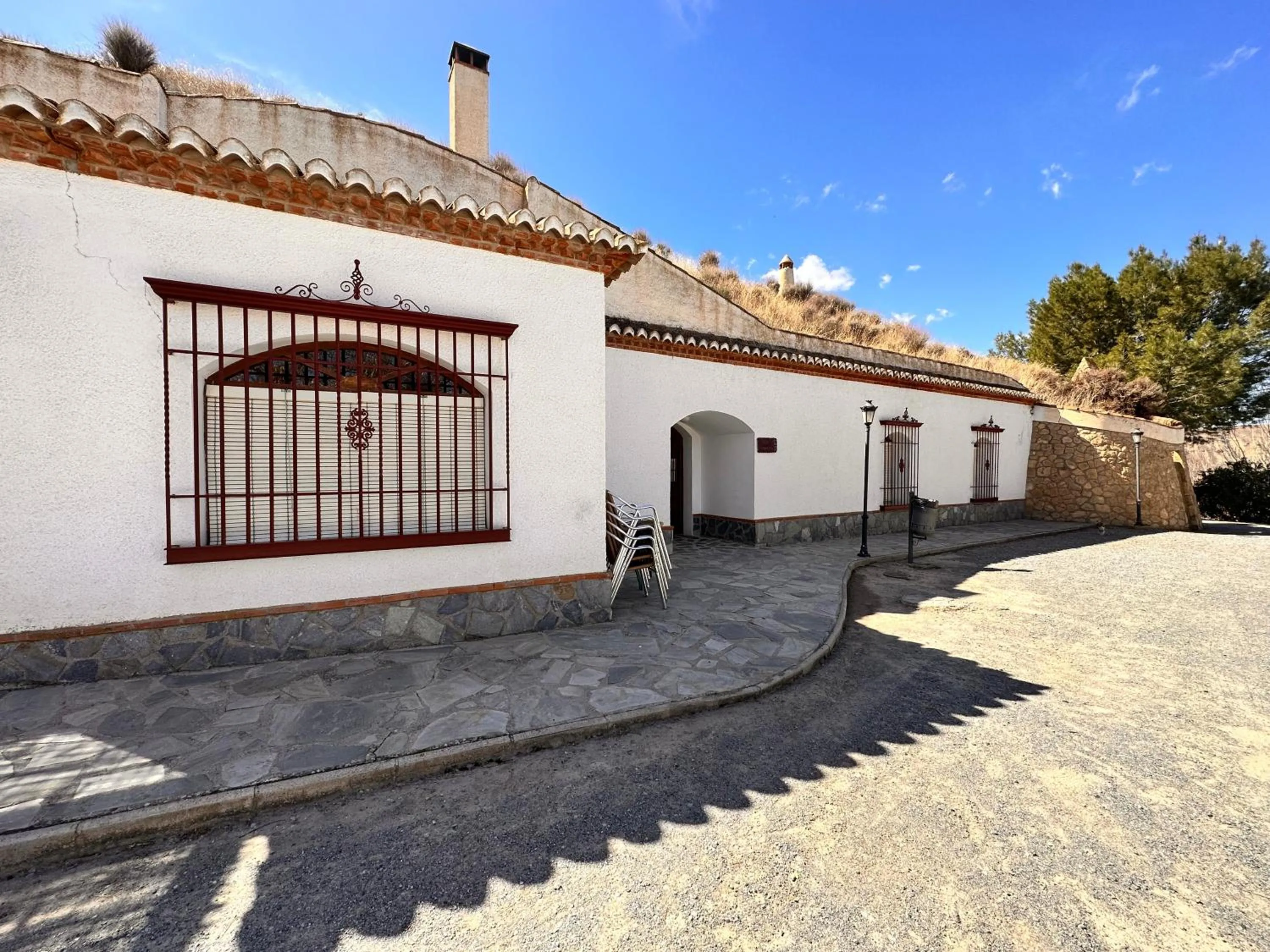 Facade/entrance in Cuevas La Granja