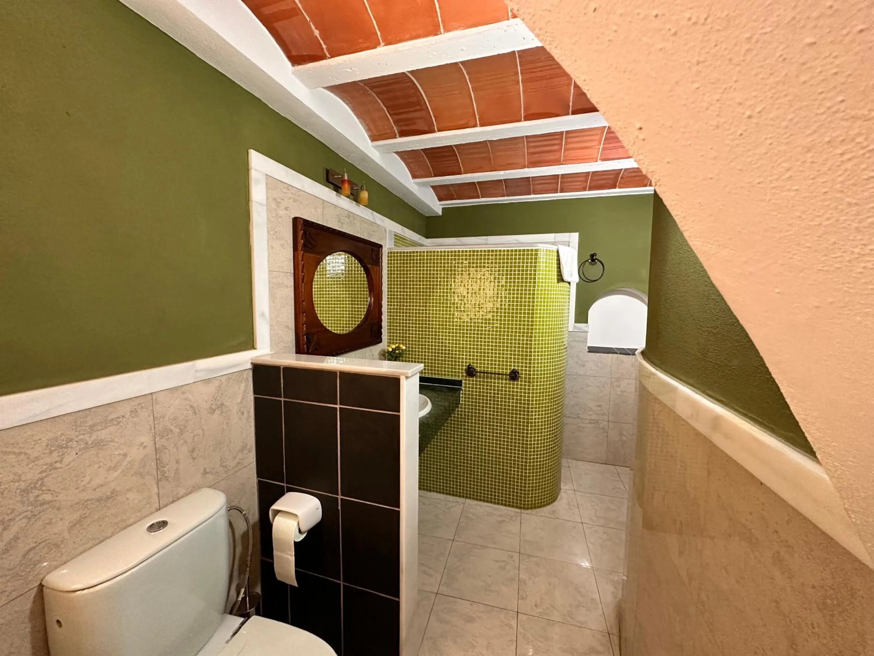 Shower in Cuevas La Granja