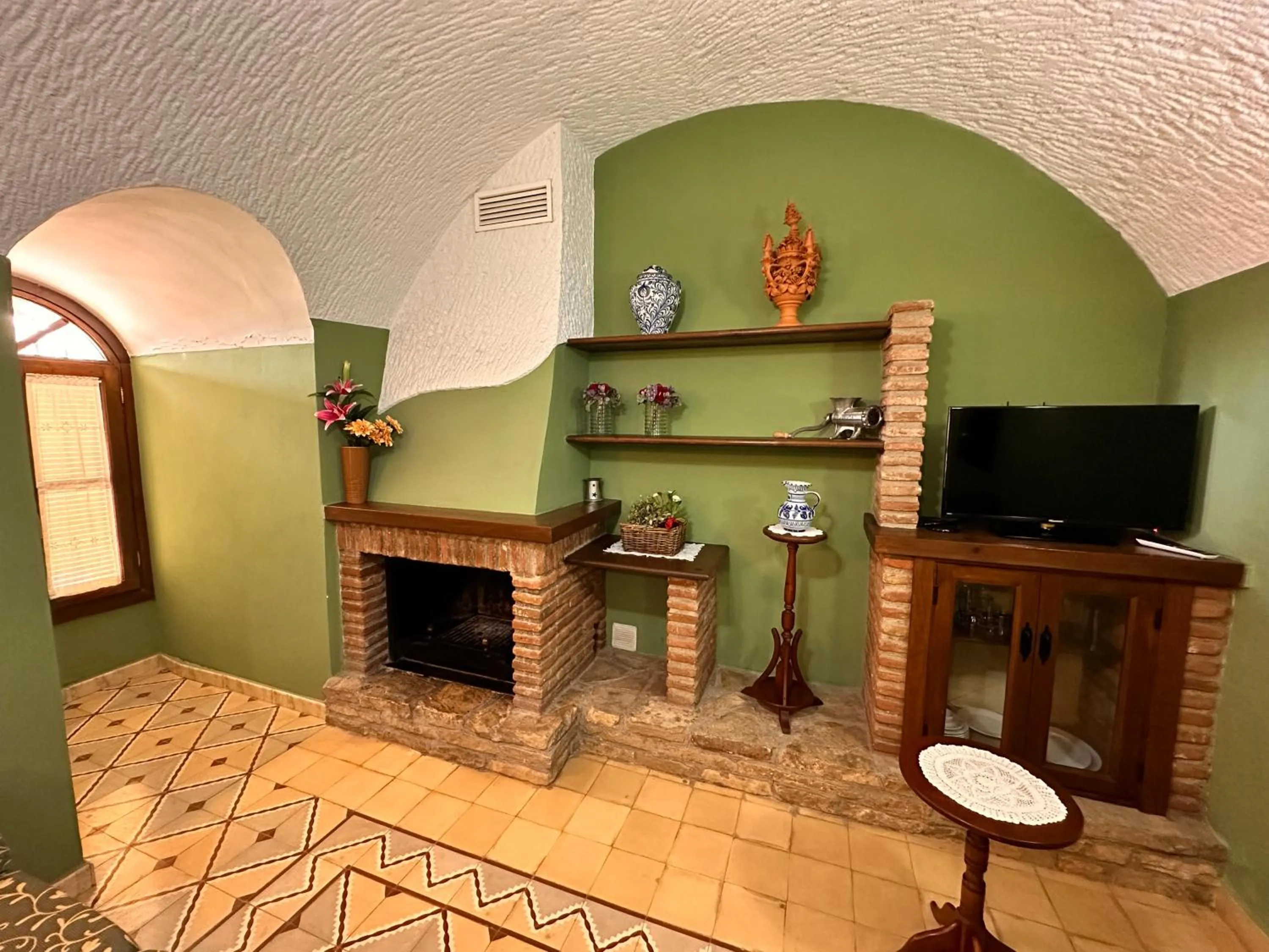 TV and multimedia in Cuevas La Granja