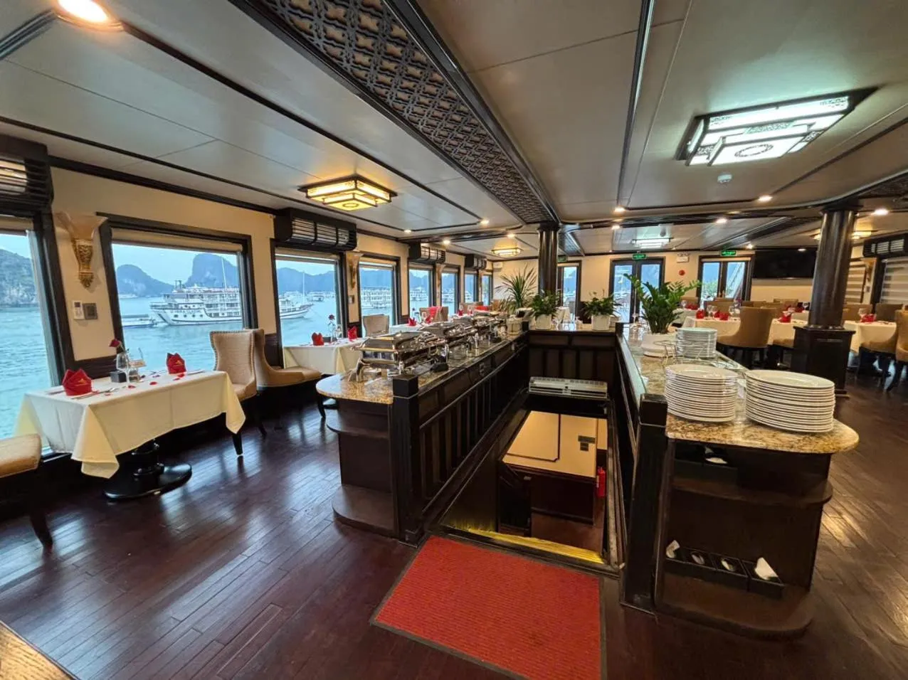 Restaurant/places to eat in Arcady Boutique Cruise