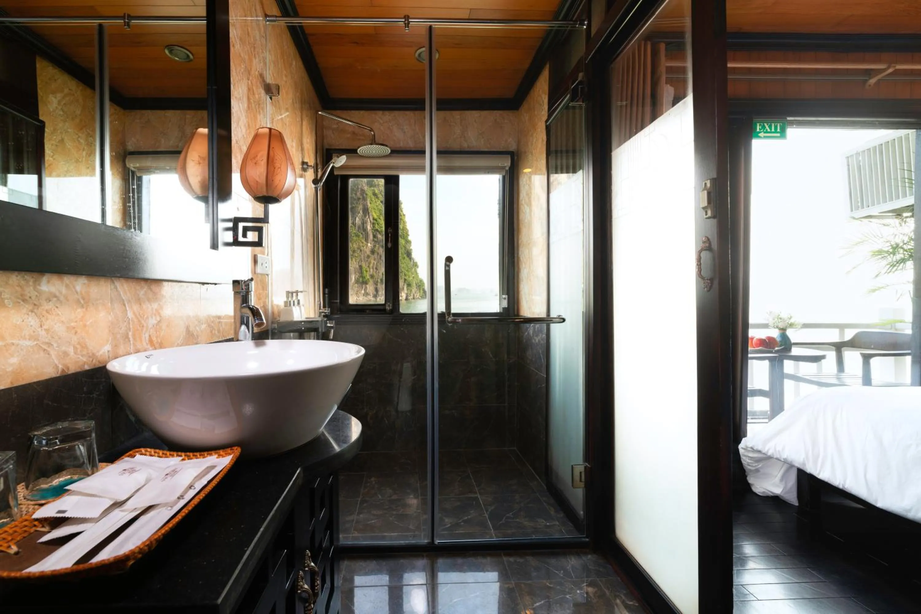 Bathroom, Bed in Arcady Boutique Cruise