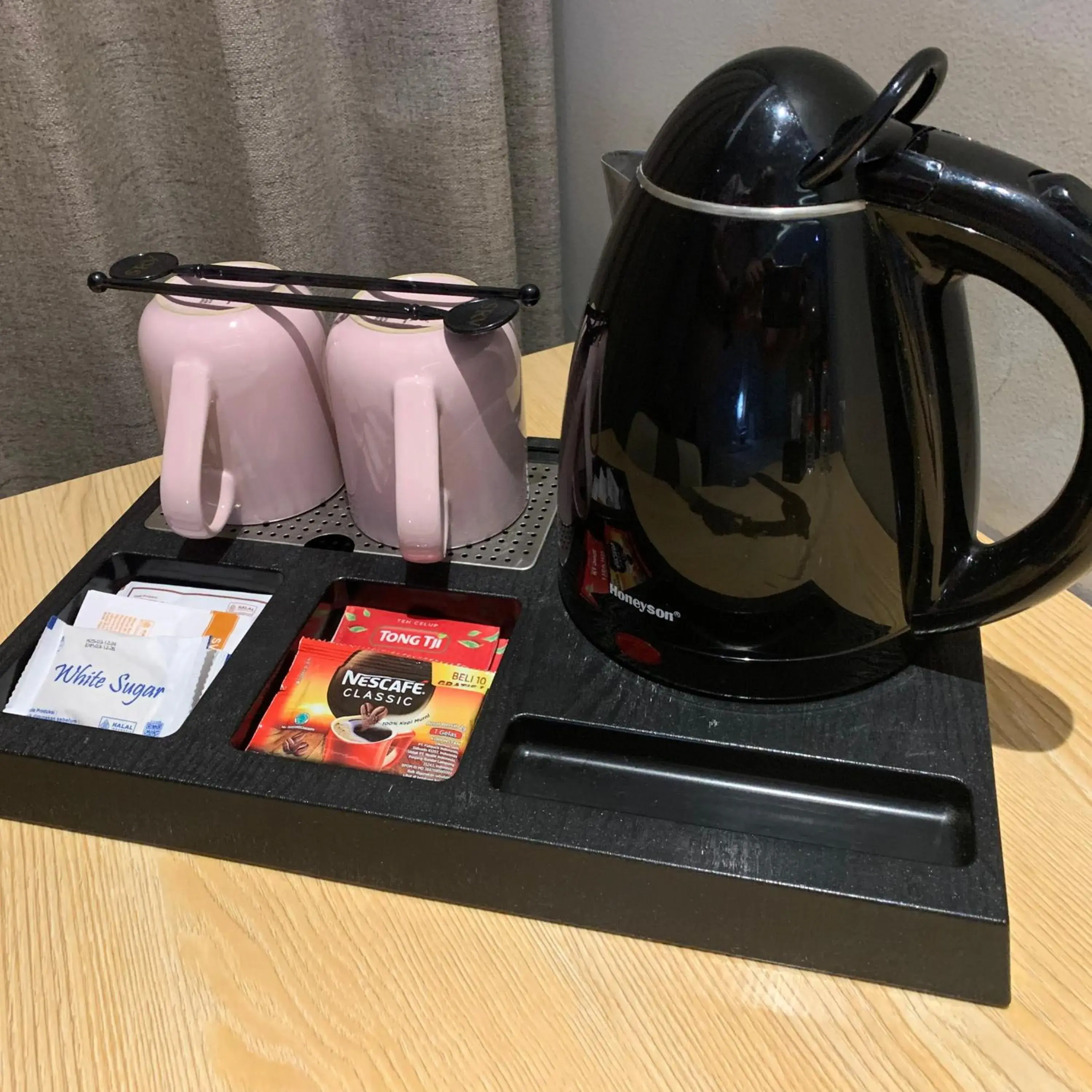 Coffee/tea facilities in Surabaya River View Hotel Coffee/tea facilities in Surabaya River View Hotel