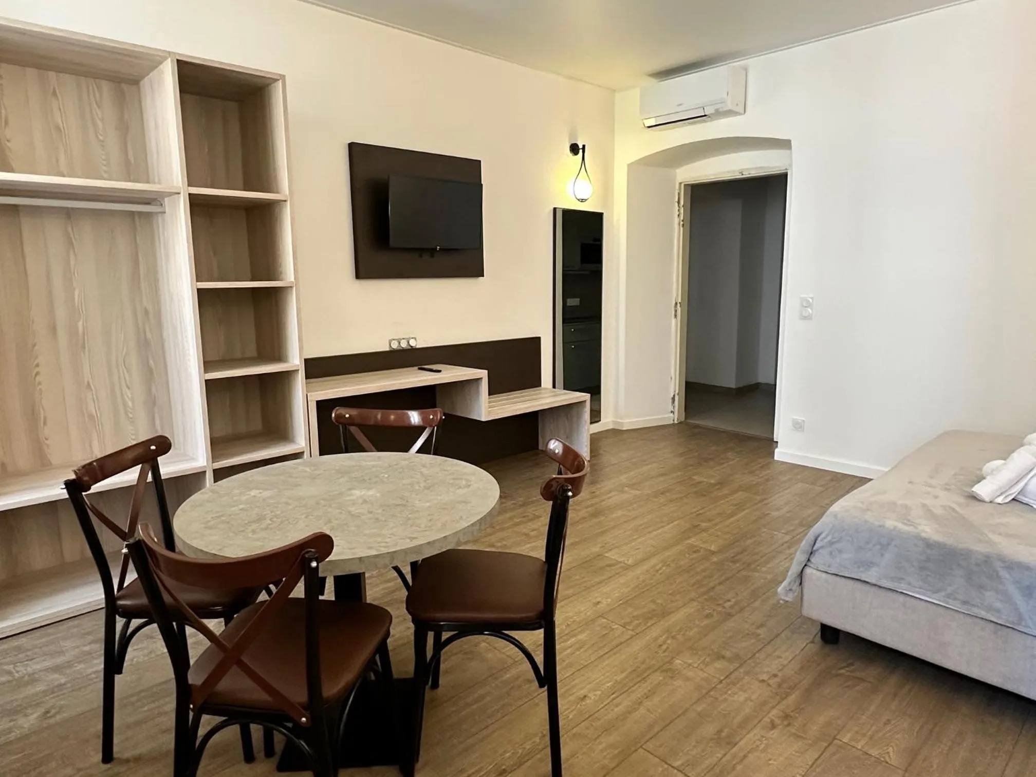 Bed in Hôtel du Nord