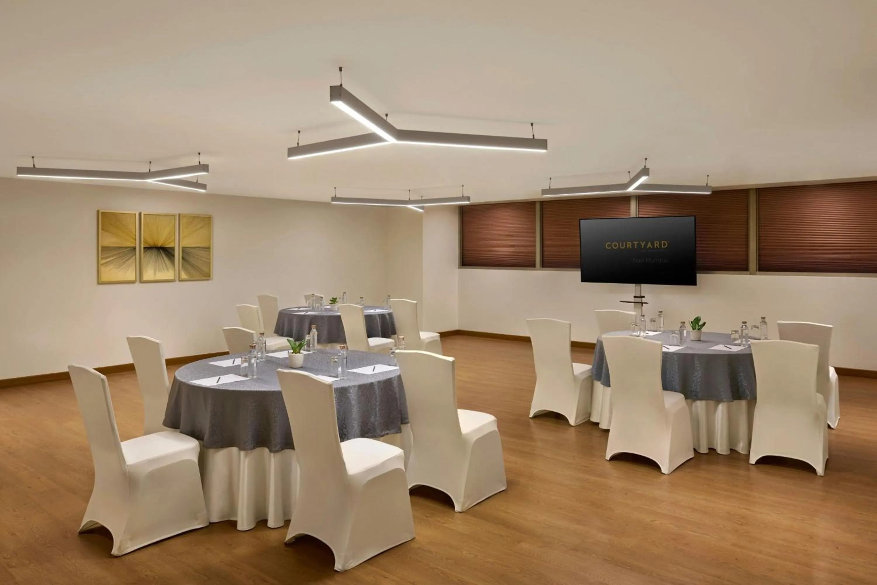 Meeting/conference room in Courtyard by Marriott Navi Mumbai