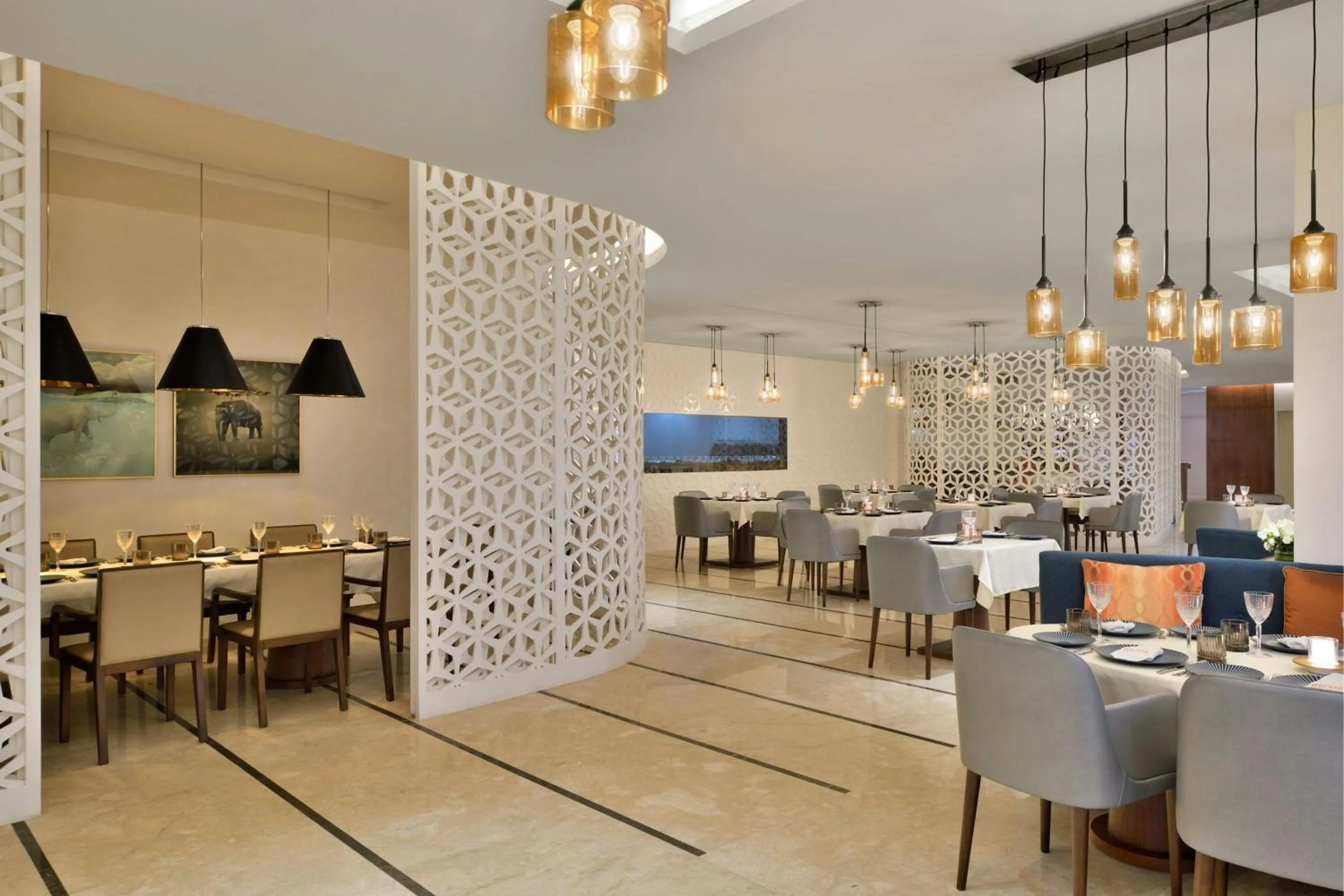 Restaurant/places to eat in Courtyard by Marriott Navi Mumbai