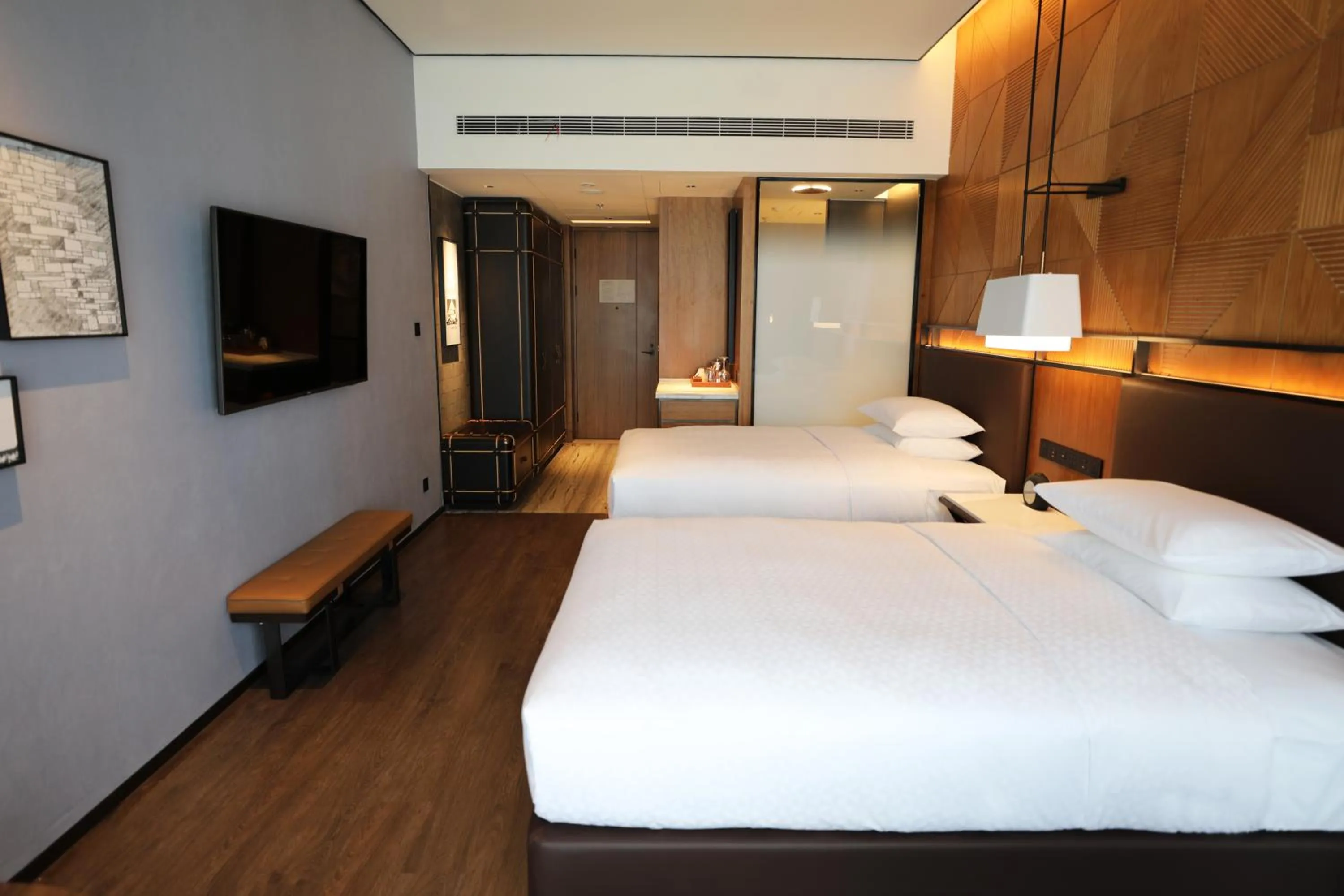 Photo of the whole room, Bed in Four Points by Sheraton Yiyang