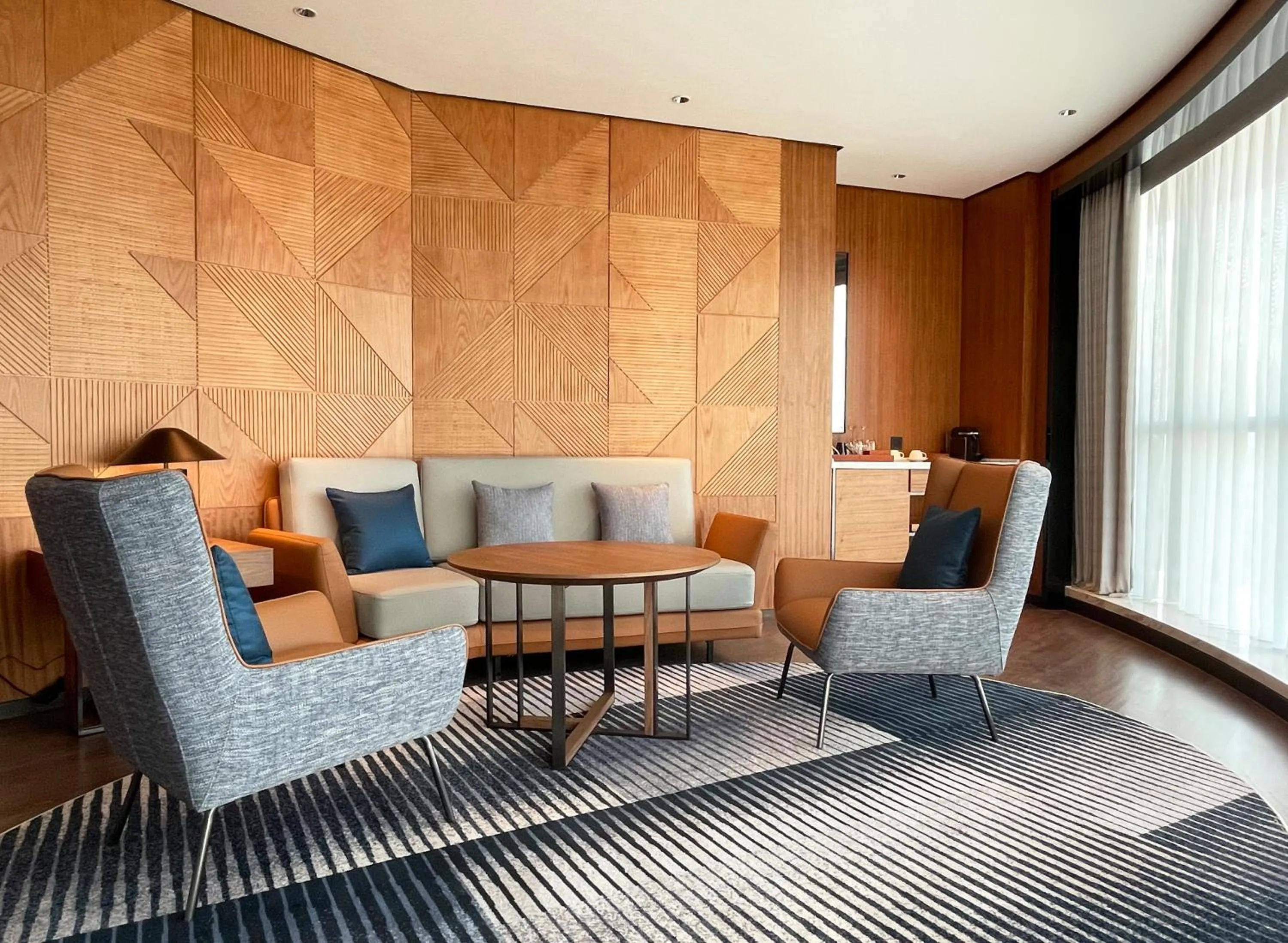 Living room in Four Points by Sheraton Yiyang