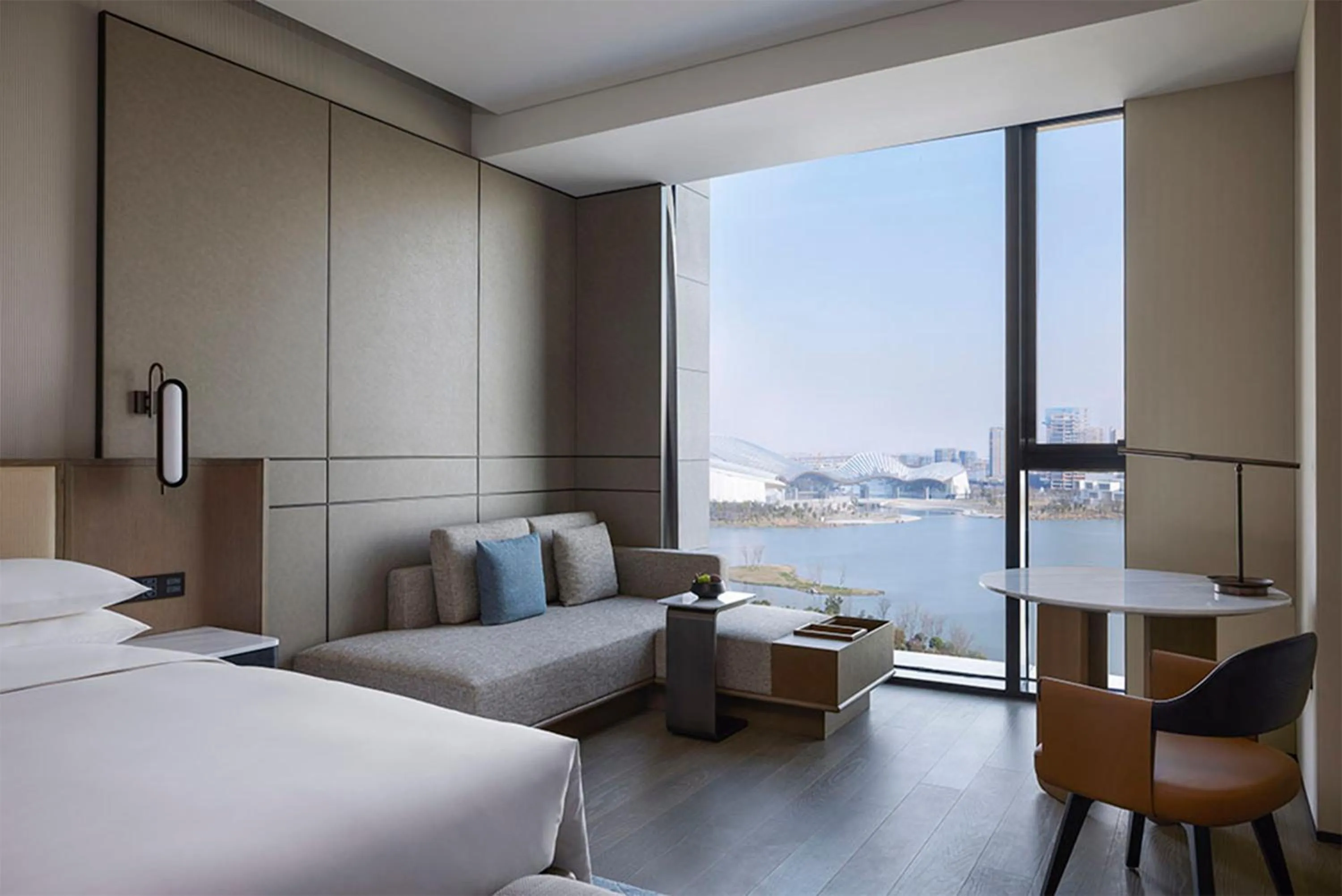 Lake view, Bed in Nantong Marriott Hotel